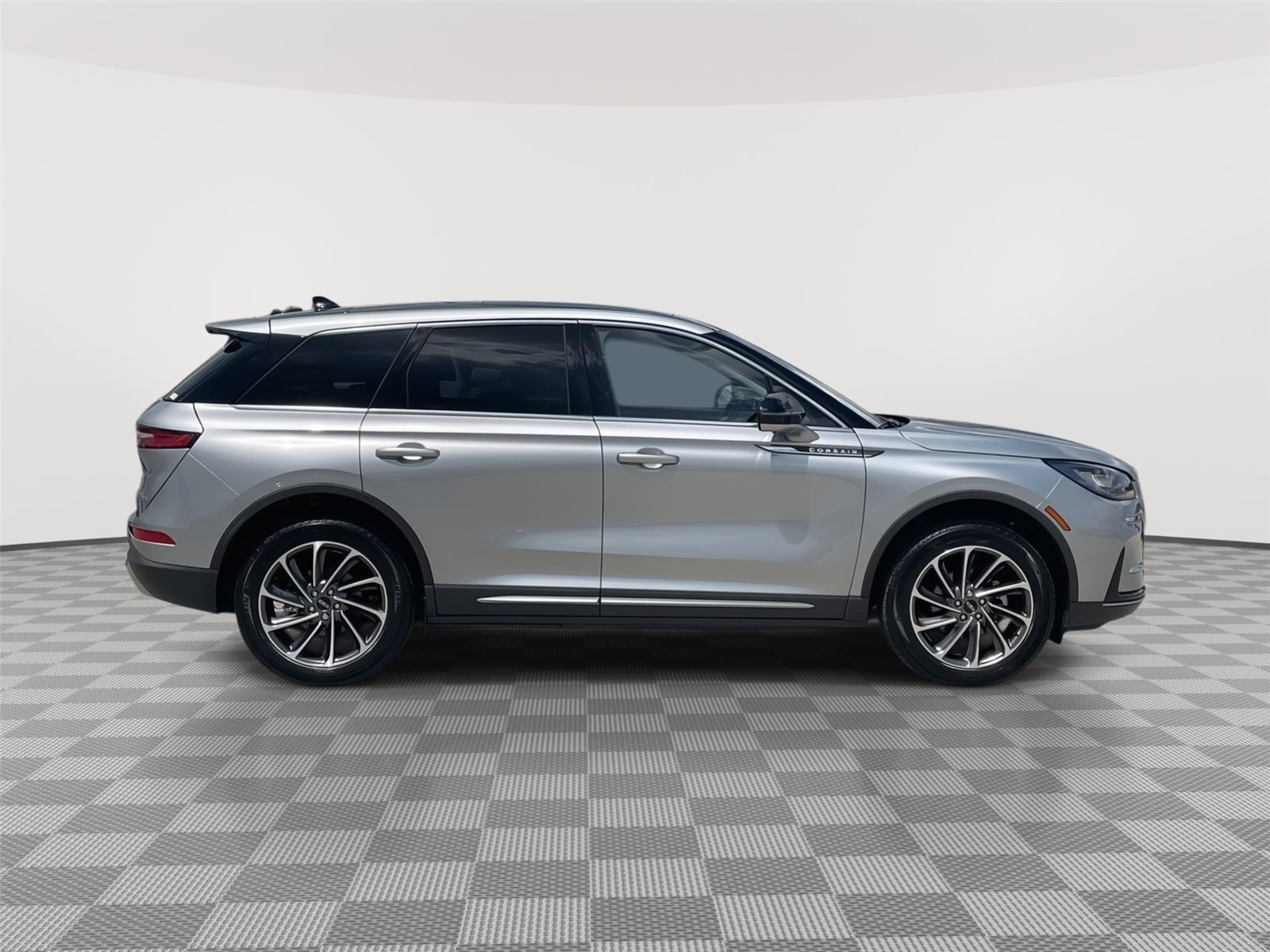 Vehicle photo 6