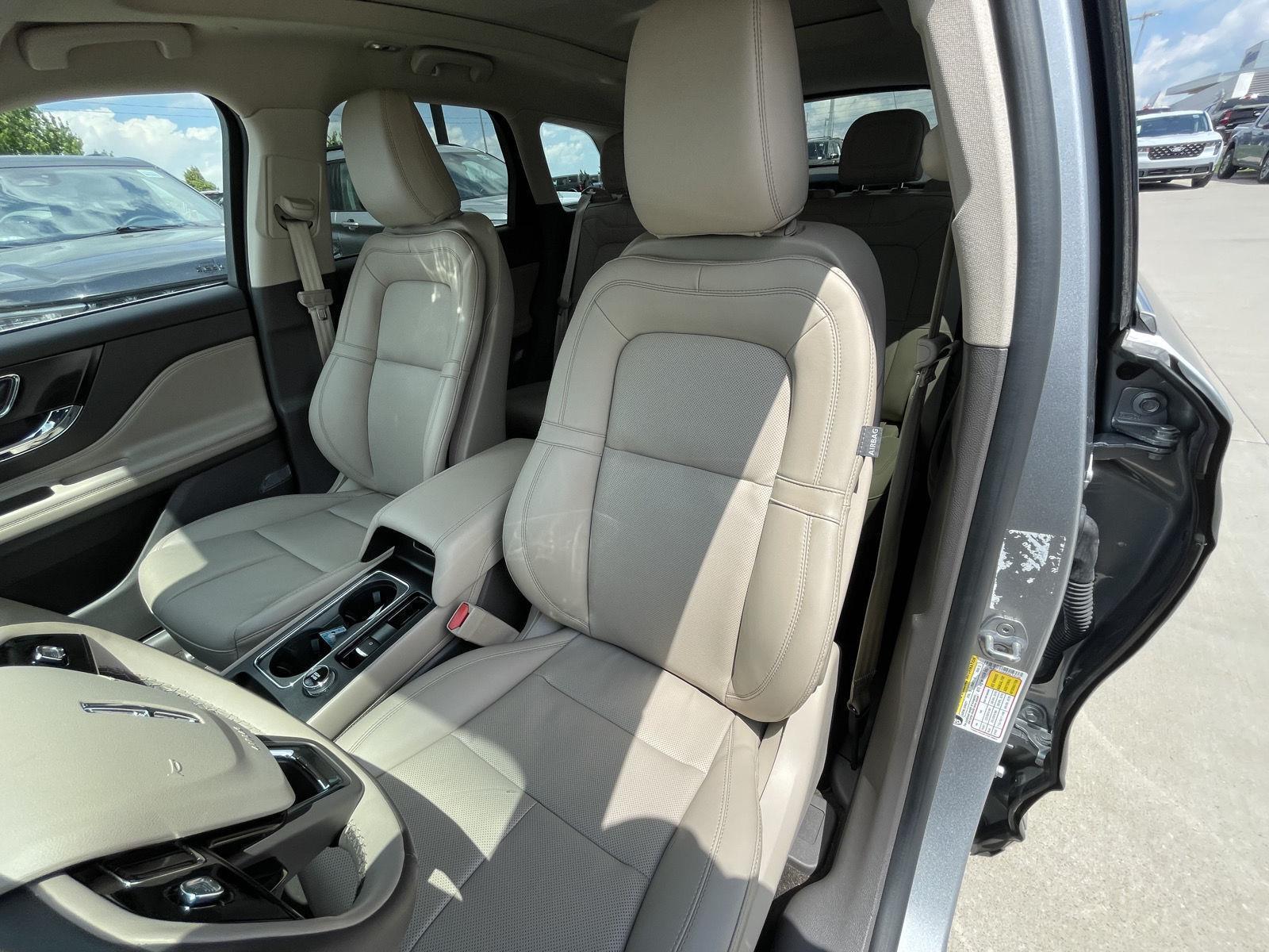 Vehicle photo 18
