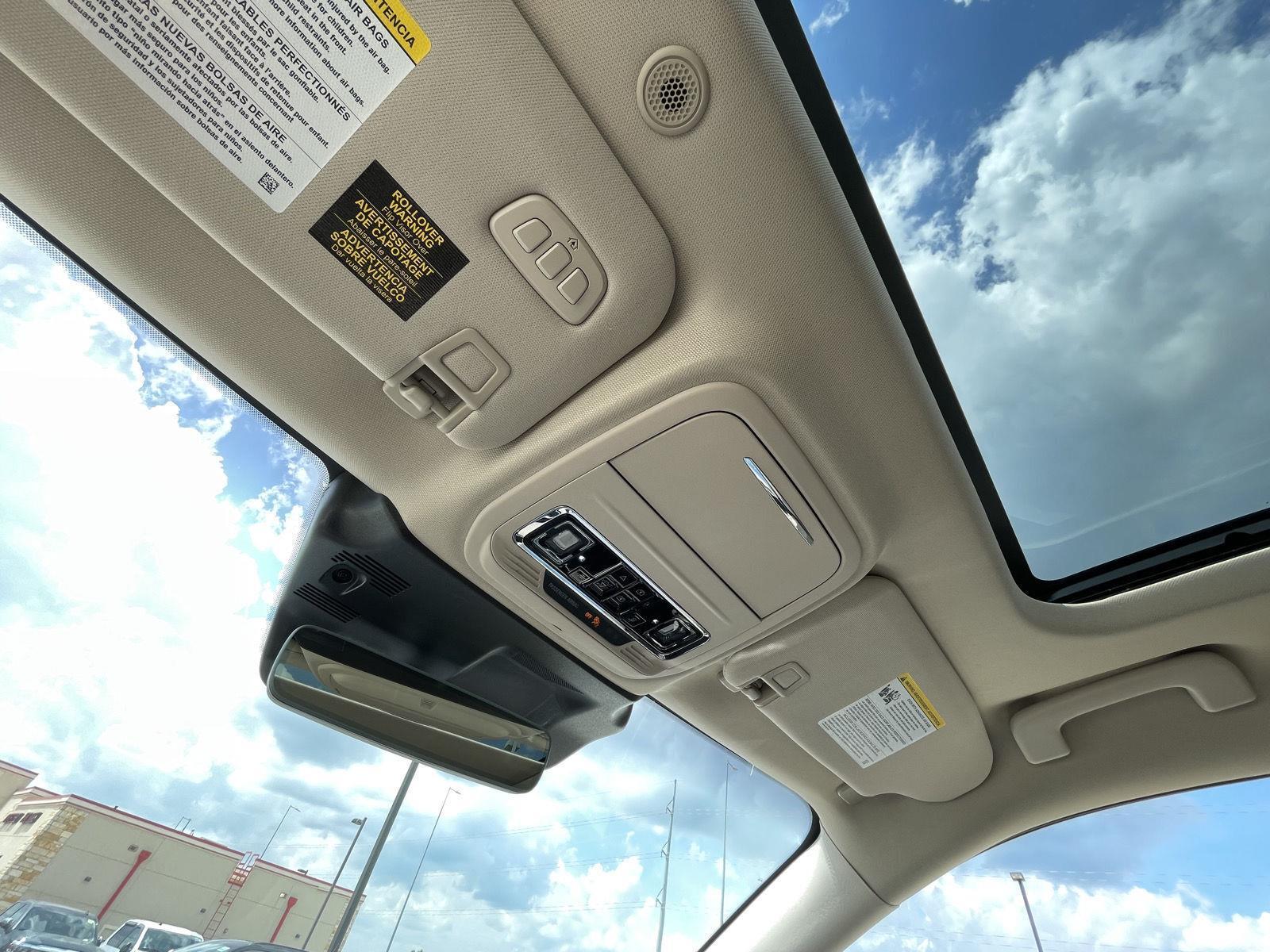 Vehicle photo 21