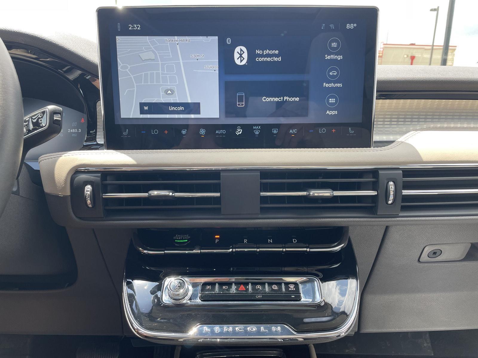 Vehicle photo 23