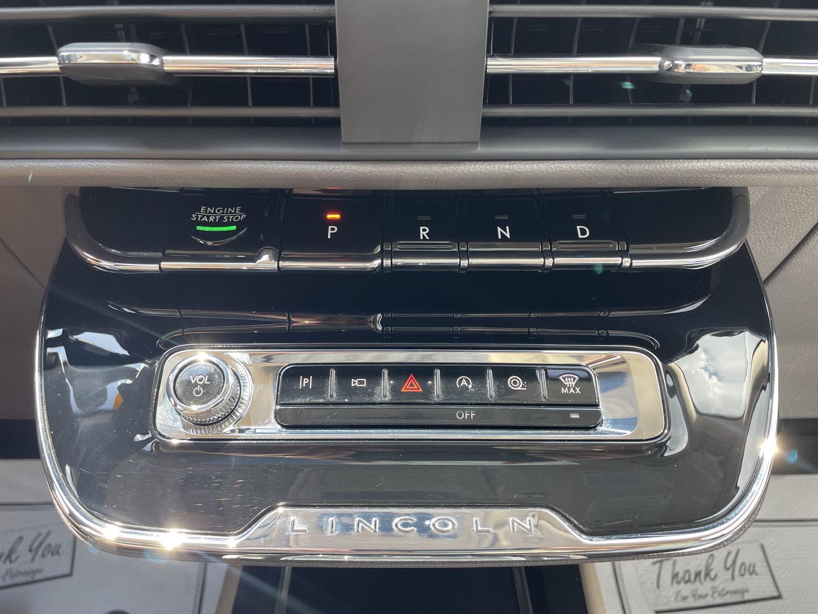 Vehicle photo 29