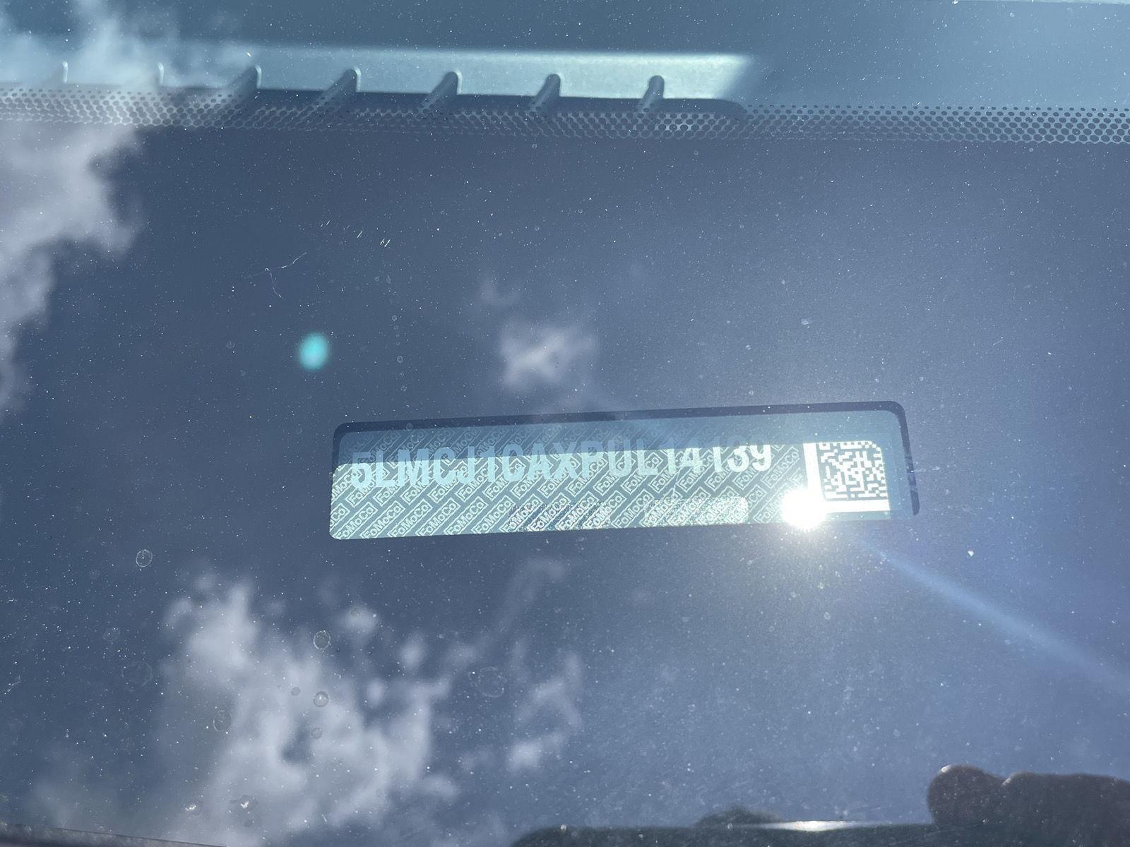 Vehicle photo 34
