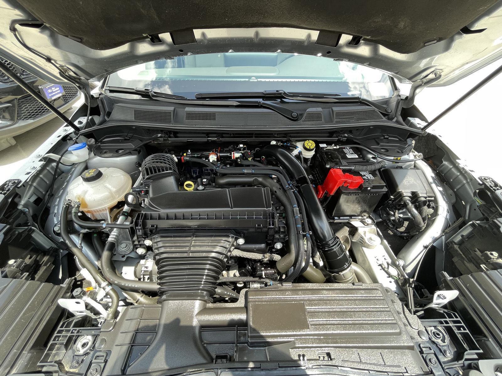 Vehicle photo 35