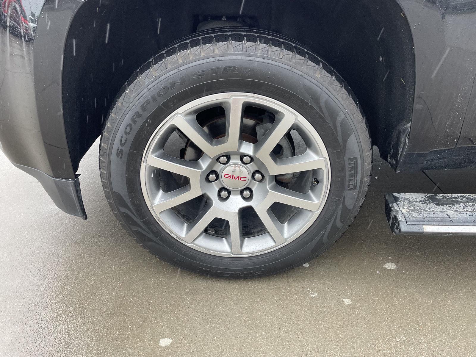 Vehicle photo 10