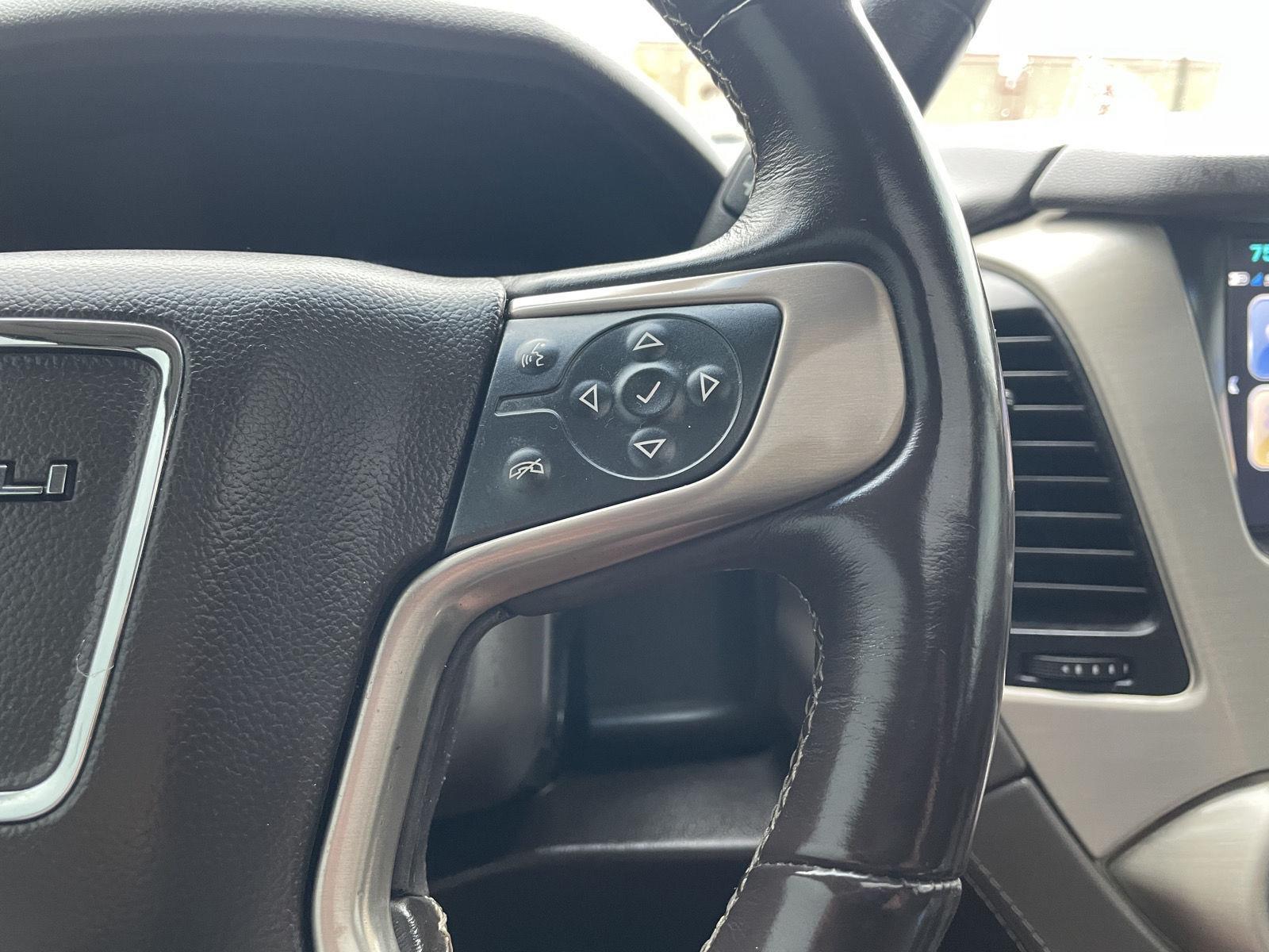 Vehicle photo 14