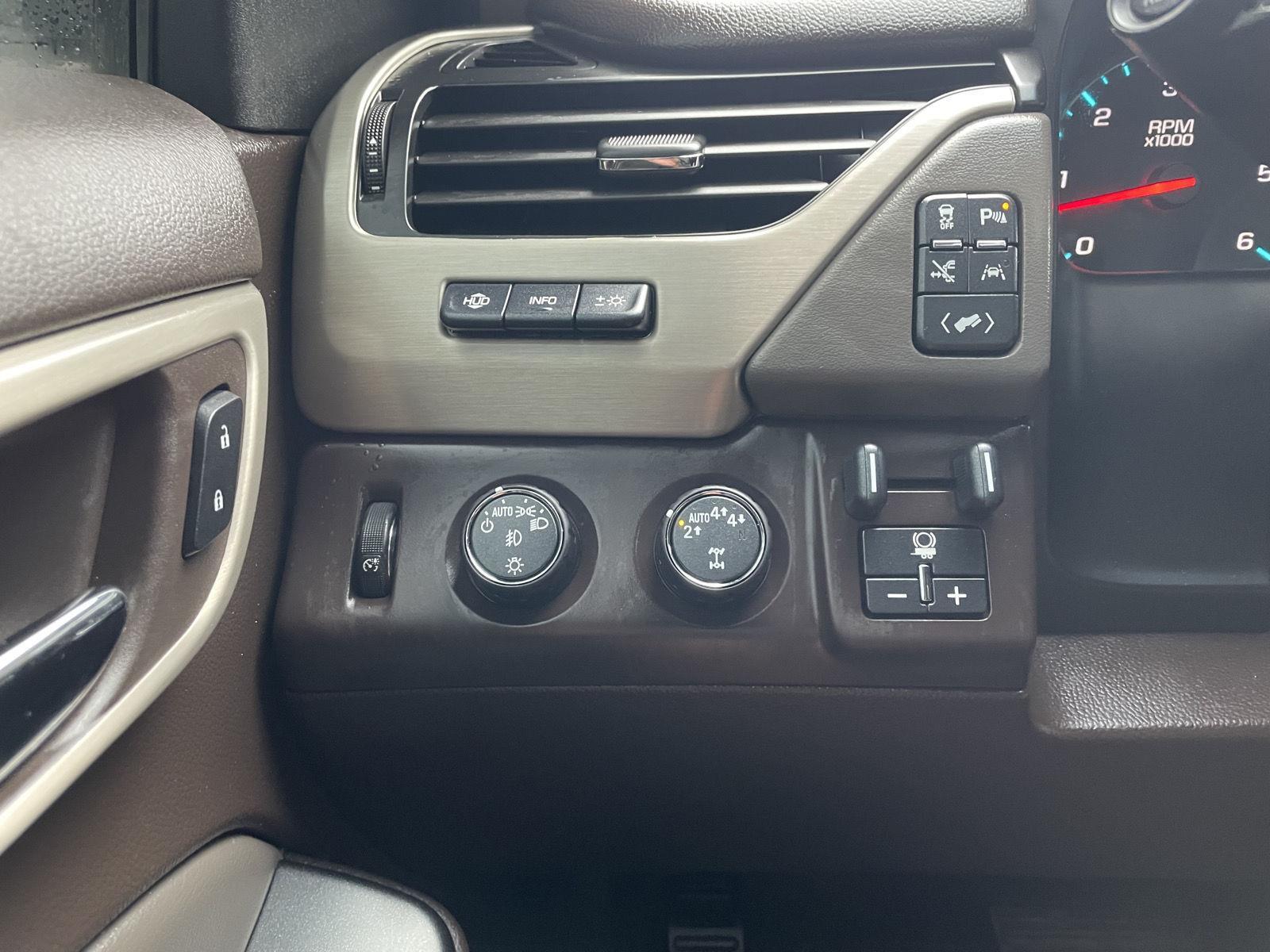 Vehicle photo 16