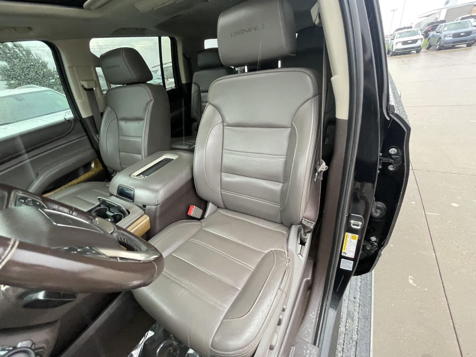 Vehicle photo 18
