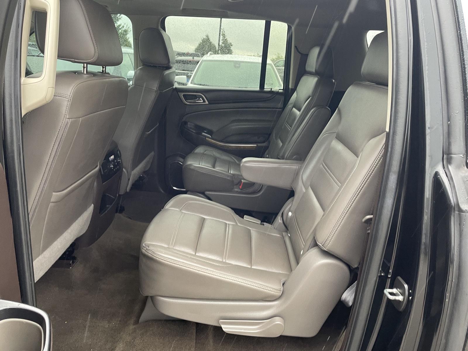 Vehicle photo 20