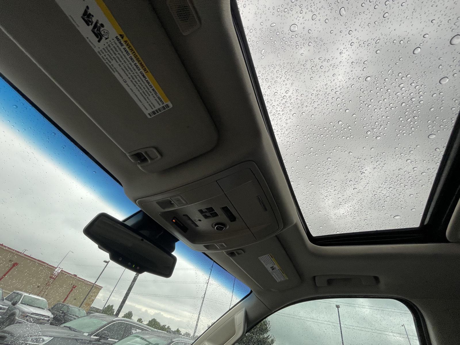 Vehicle photo 24