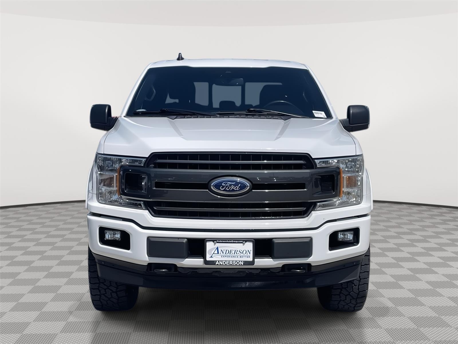 Vehicle photo 4