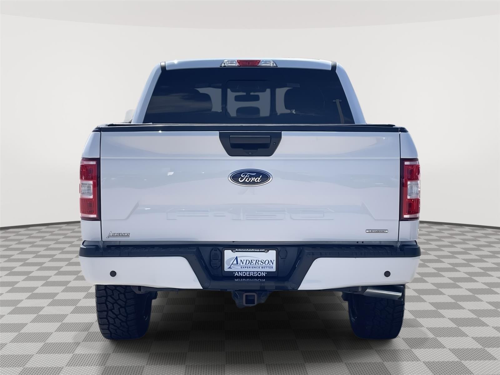 Vehicle photo 8