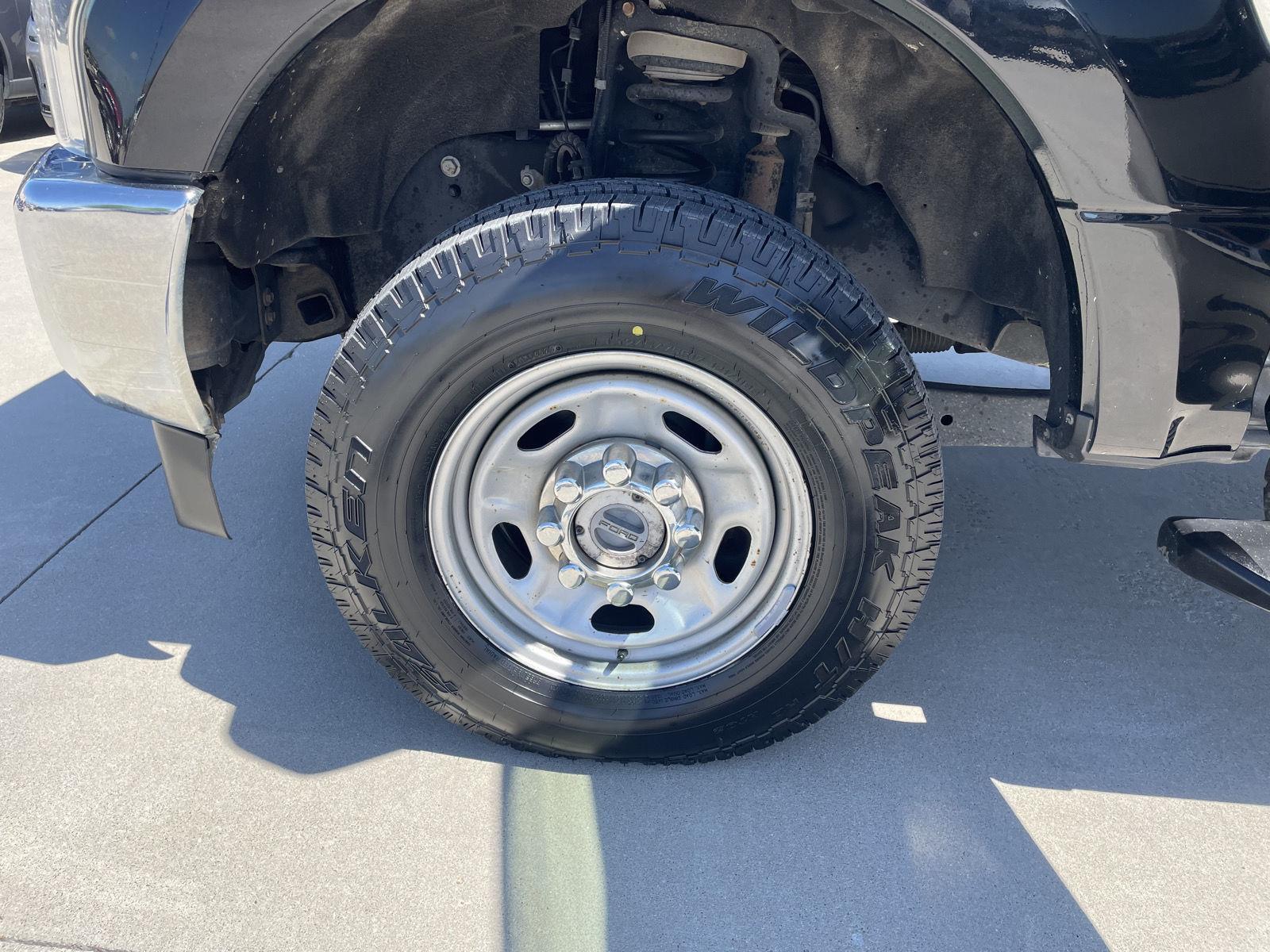Vehicle photo 10