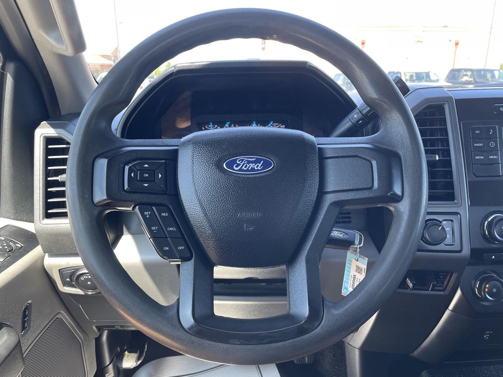 Vehicle photo 12