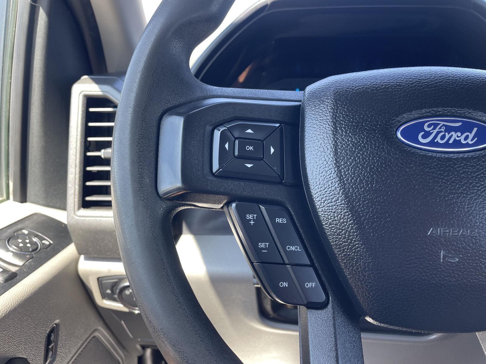 Vehicle photo 13