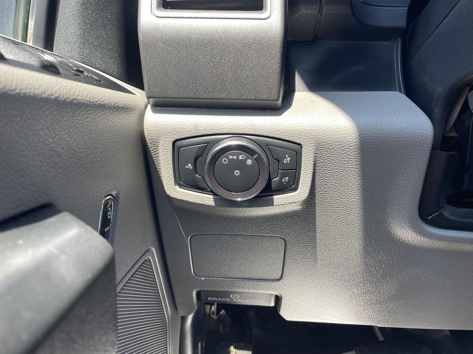 Vehicle photo 15