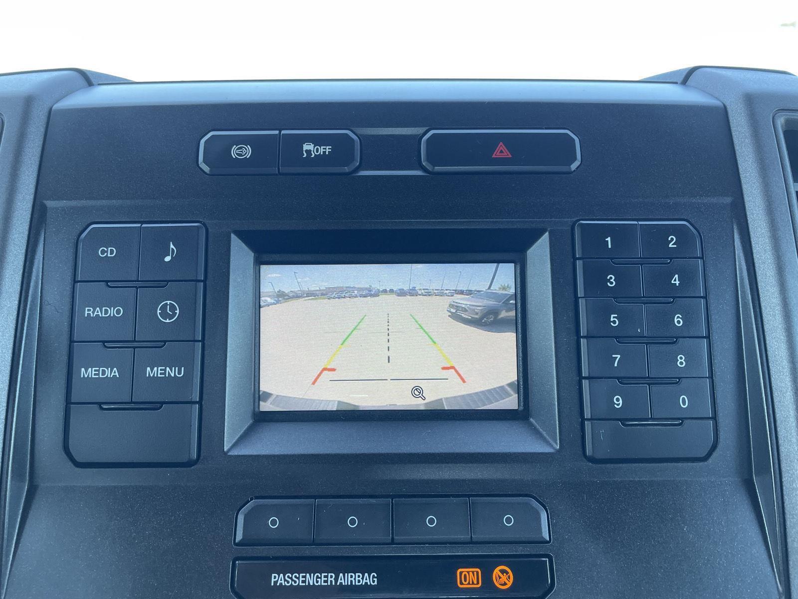 Vehicle photo 21