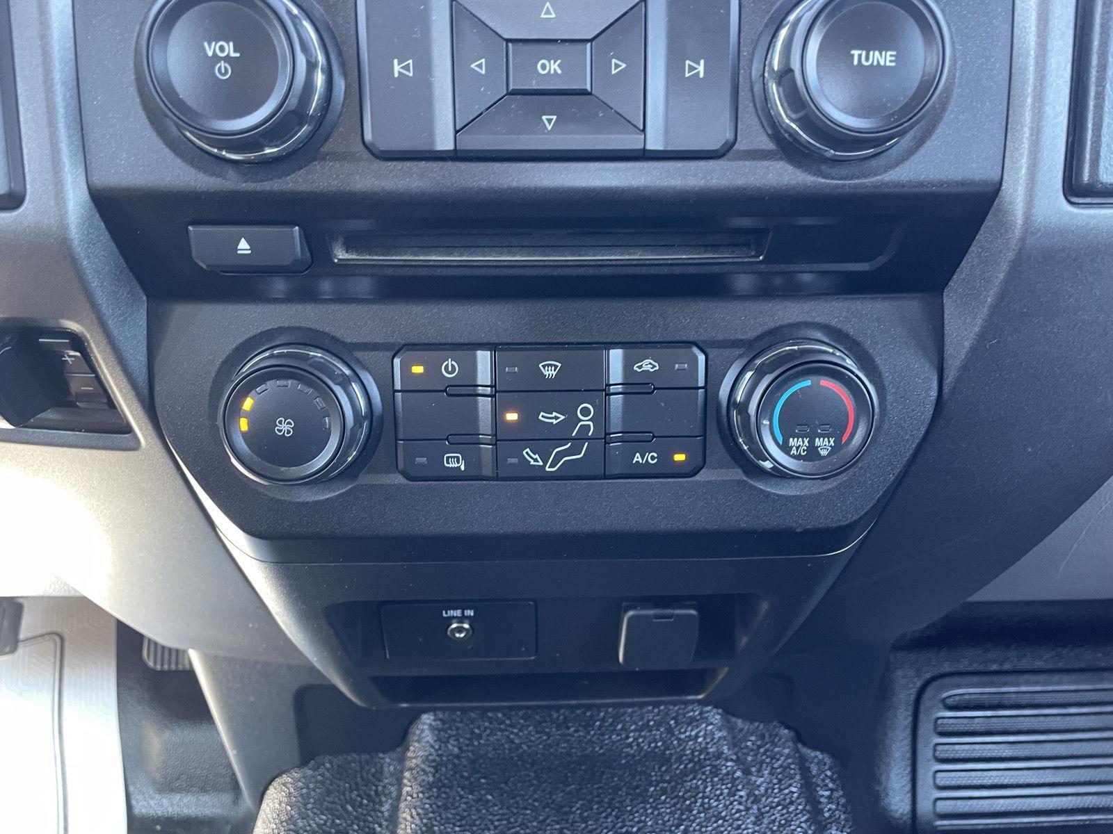 Vehicle photo 23