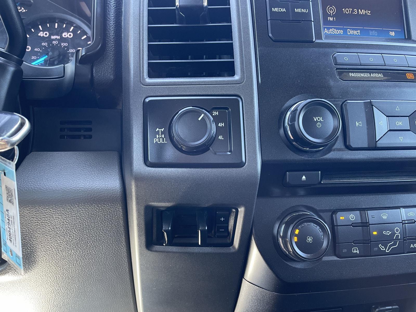 Vehicle photo 25
