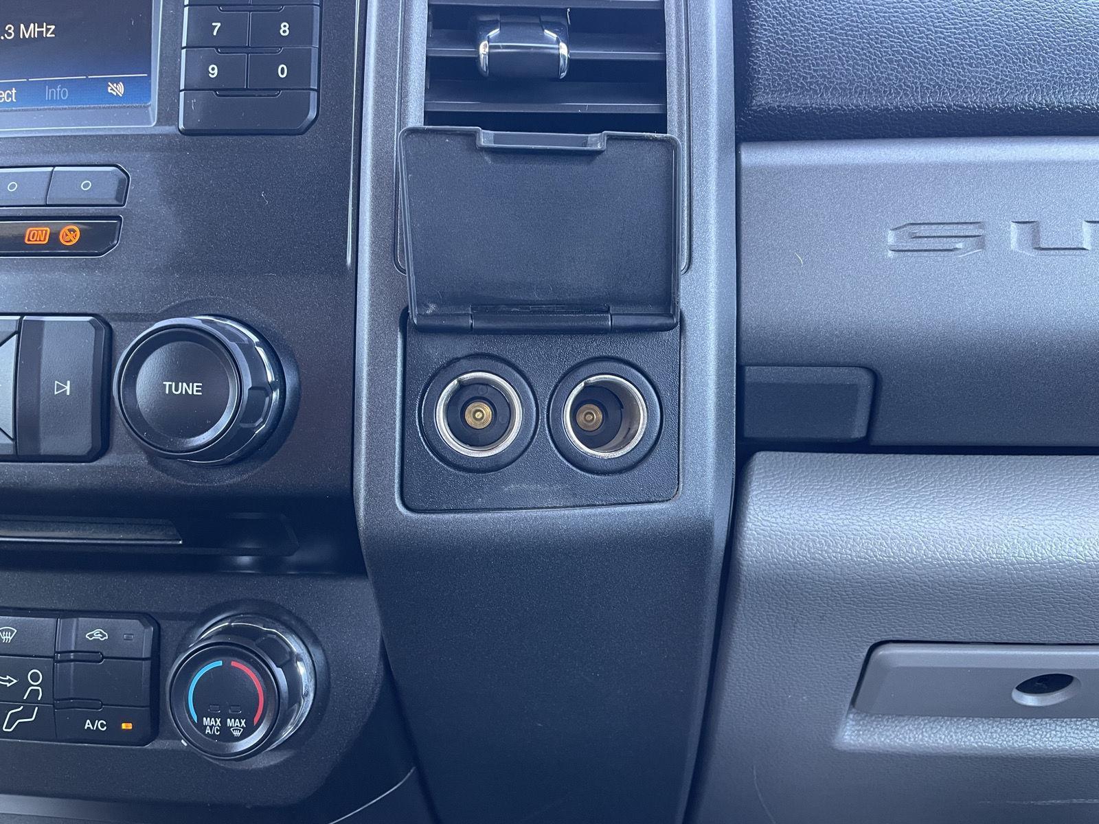 Vehicle photo 26