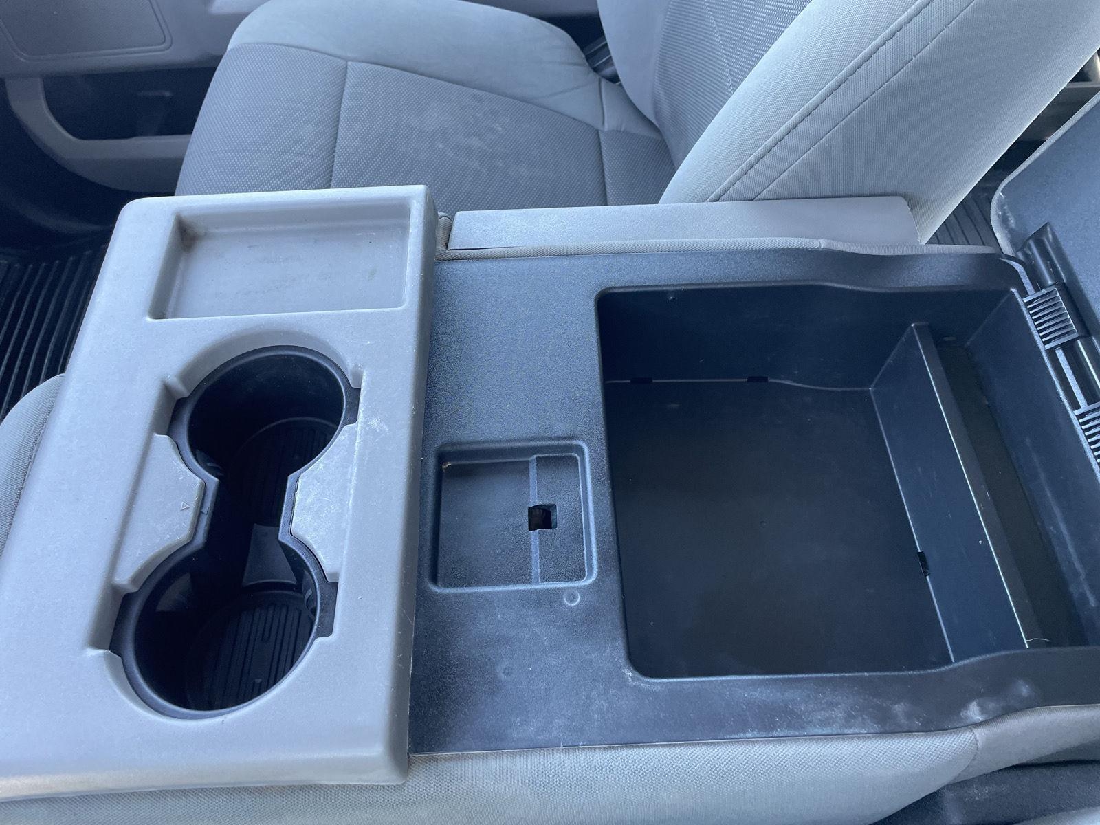 Vehicle photo 29