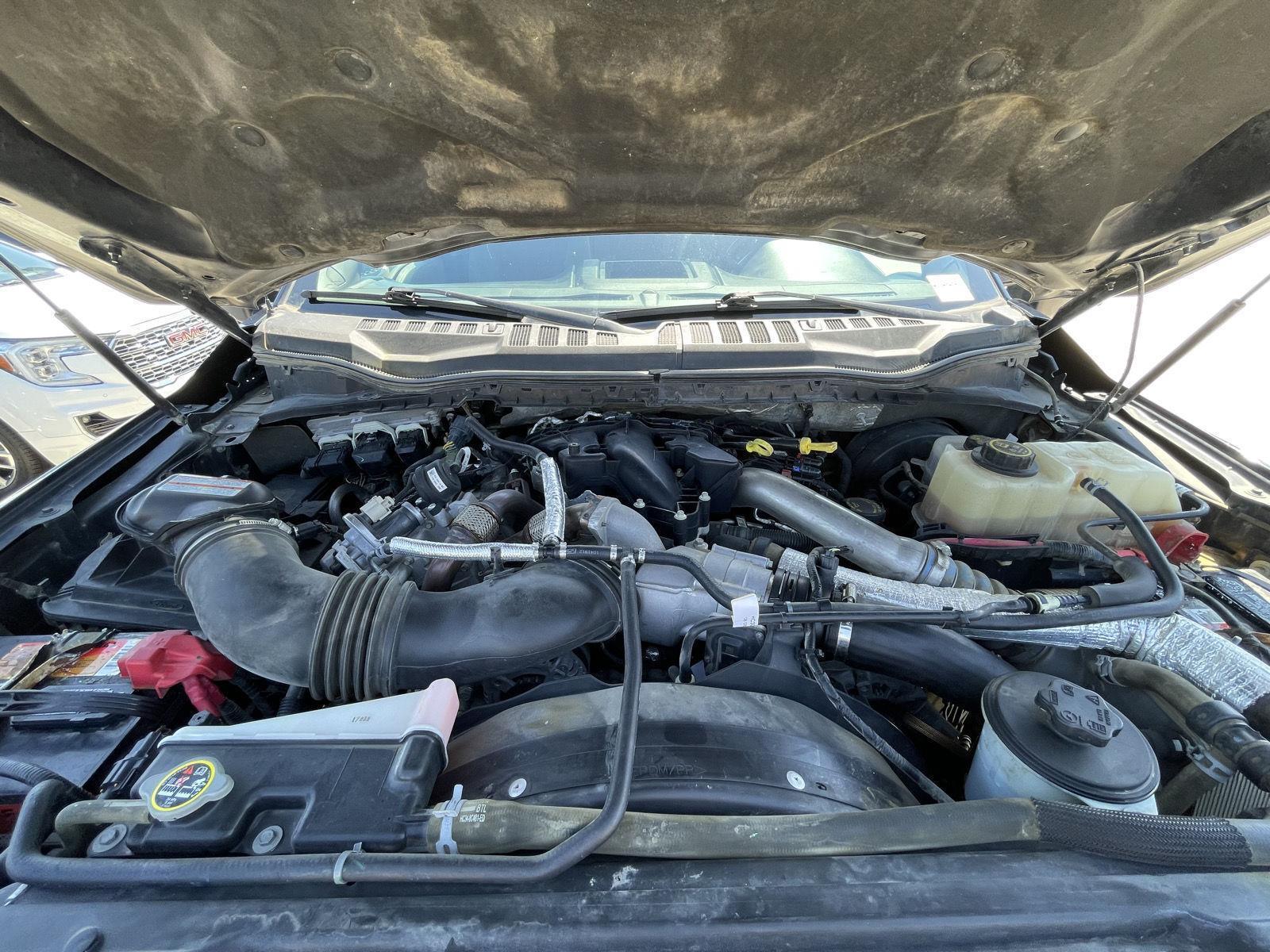 Vehicle photo 32