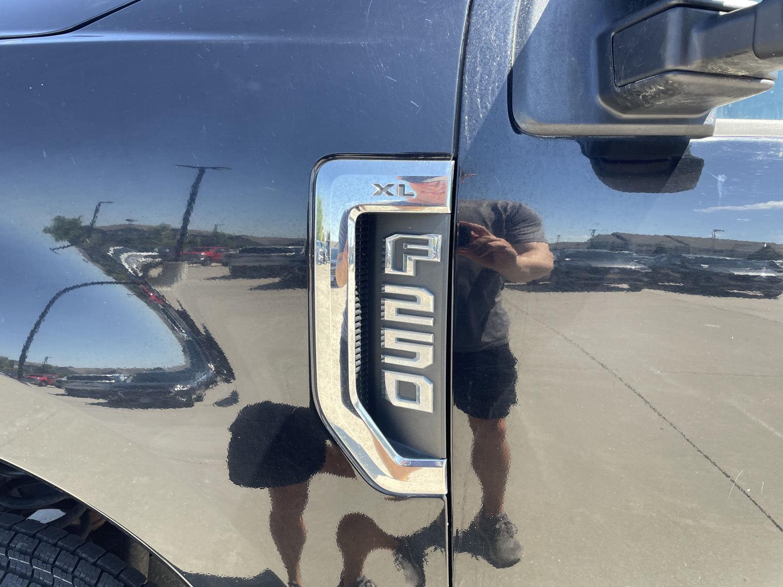 Vehicle photo 35