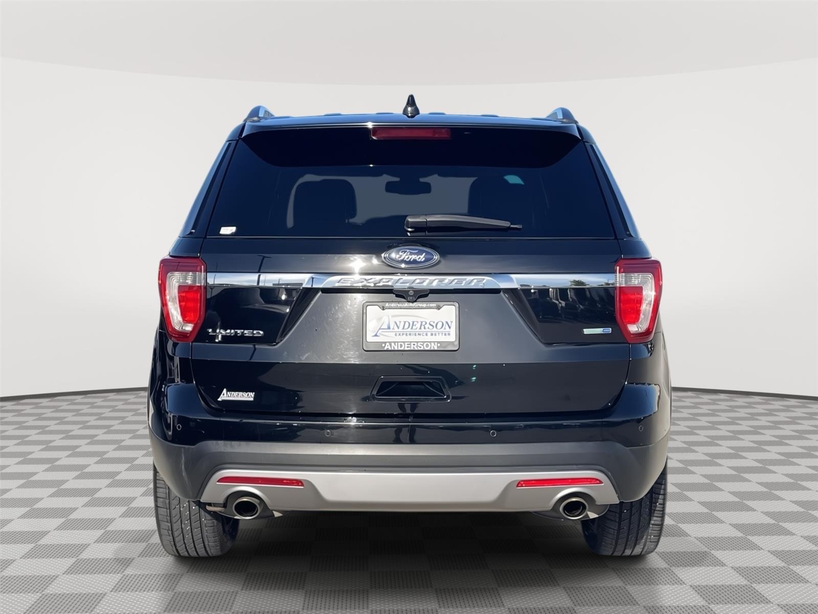 Vehicle photo 8