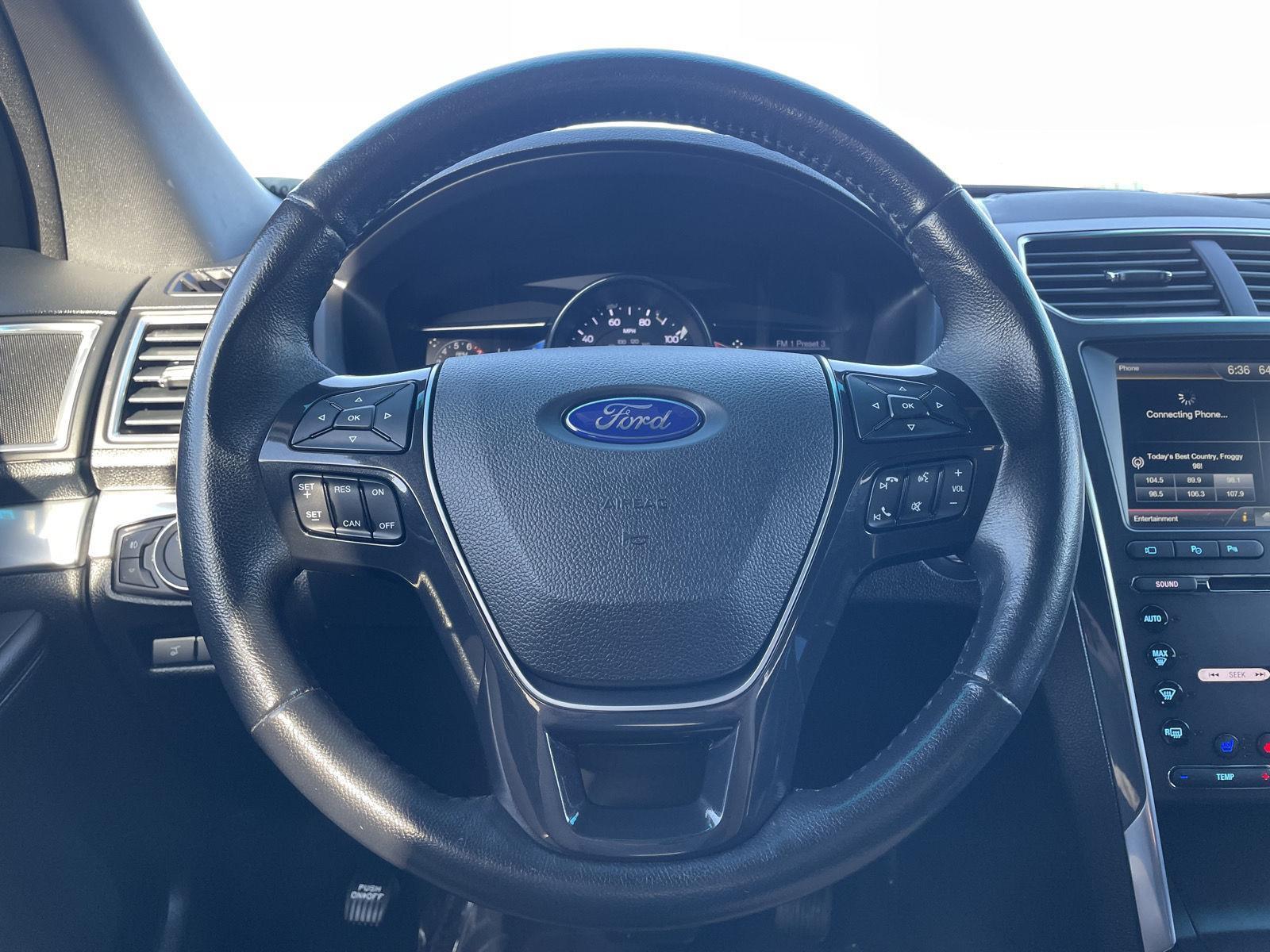 Vehicle photo 12