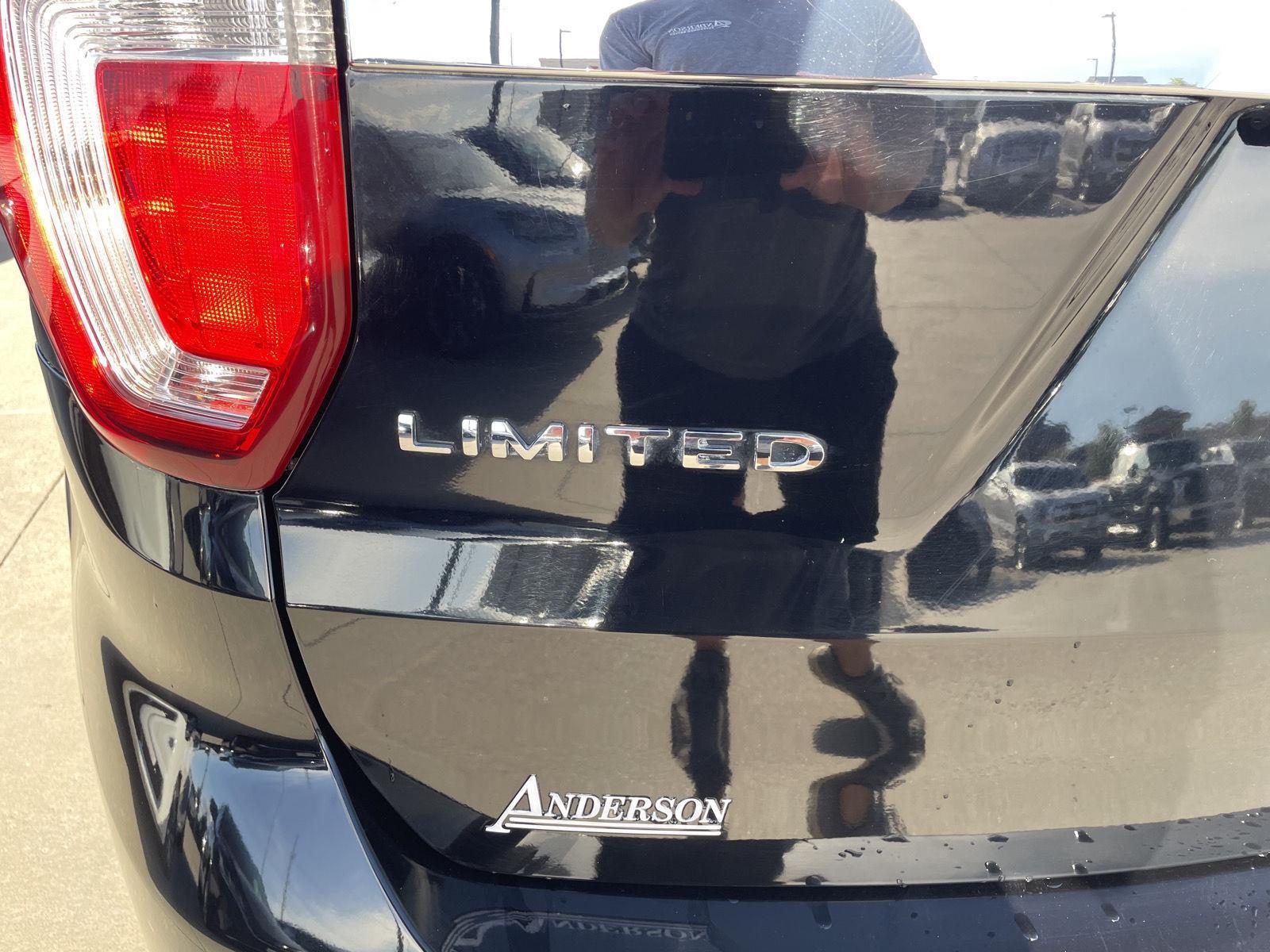 Vehicle photo 40
