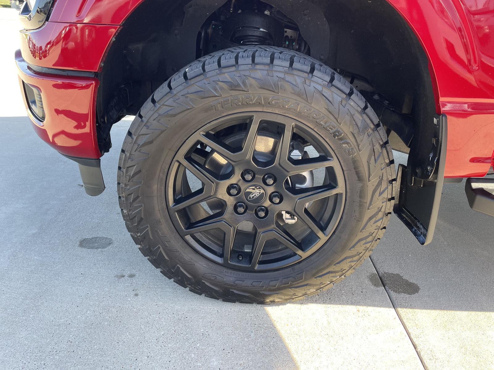 Vehicle photo 10