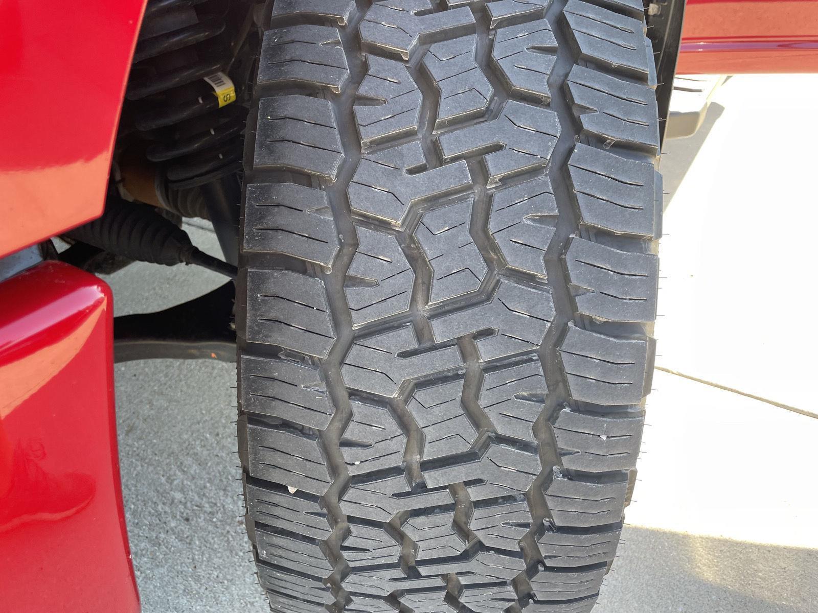 Vehicle photo 11