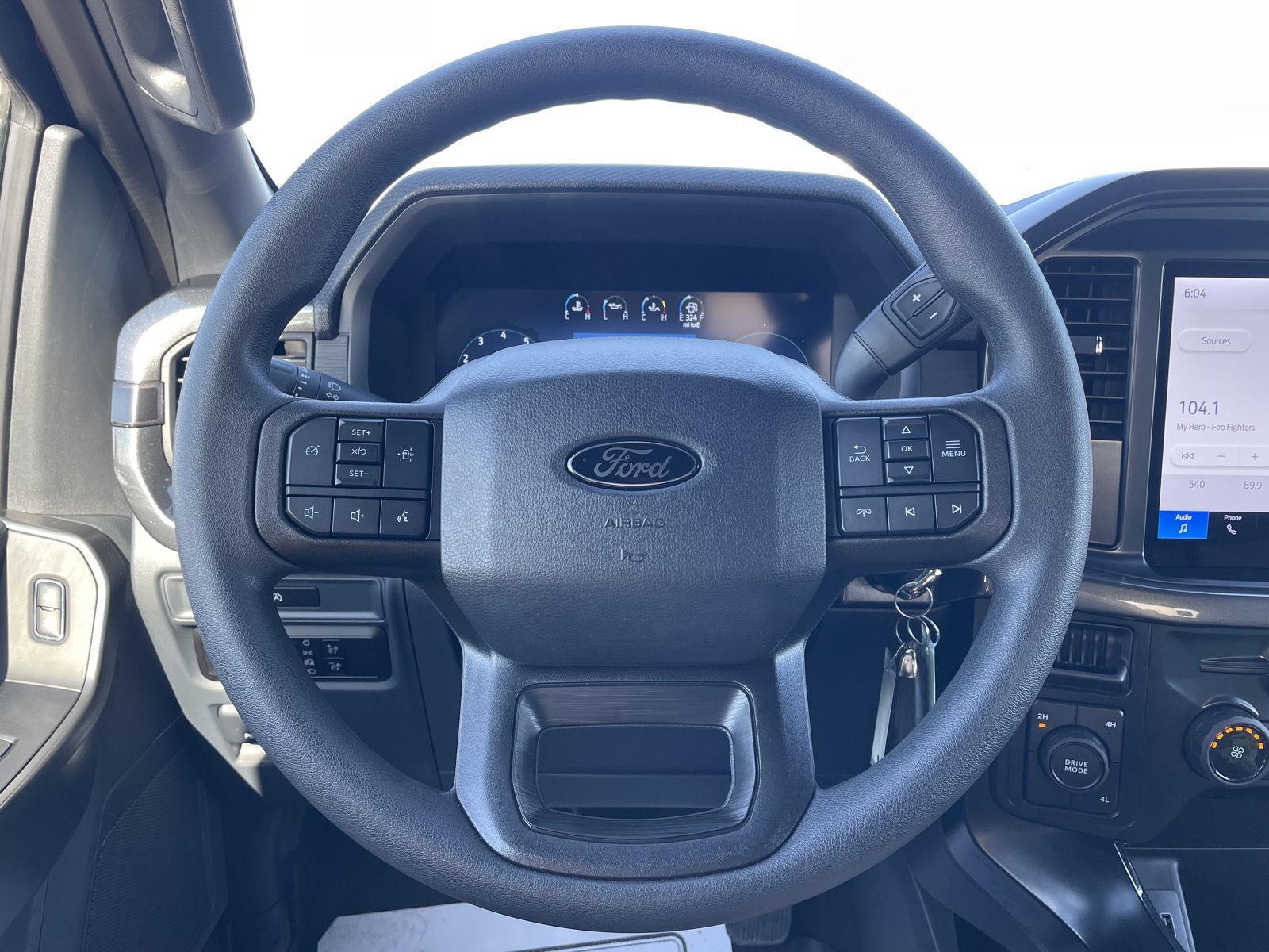 Vehicle photo 12