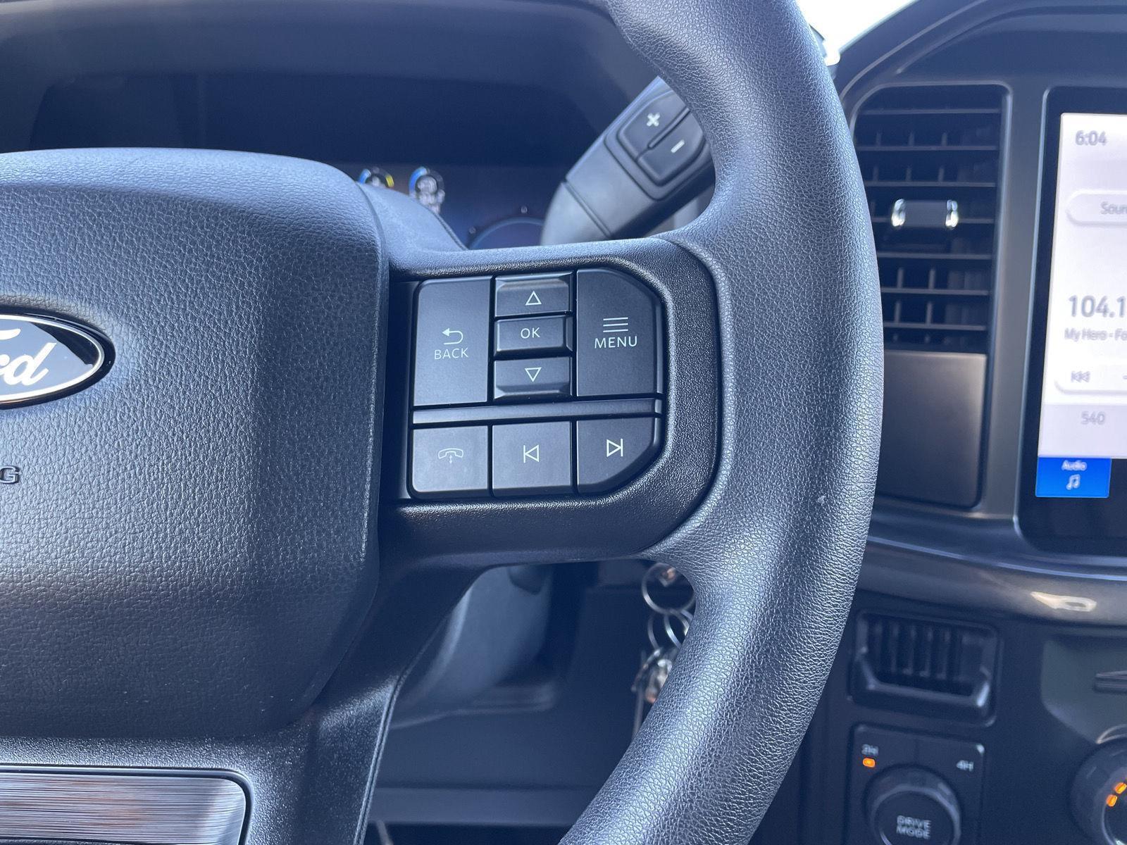 Vehicle photo 14