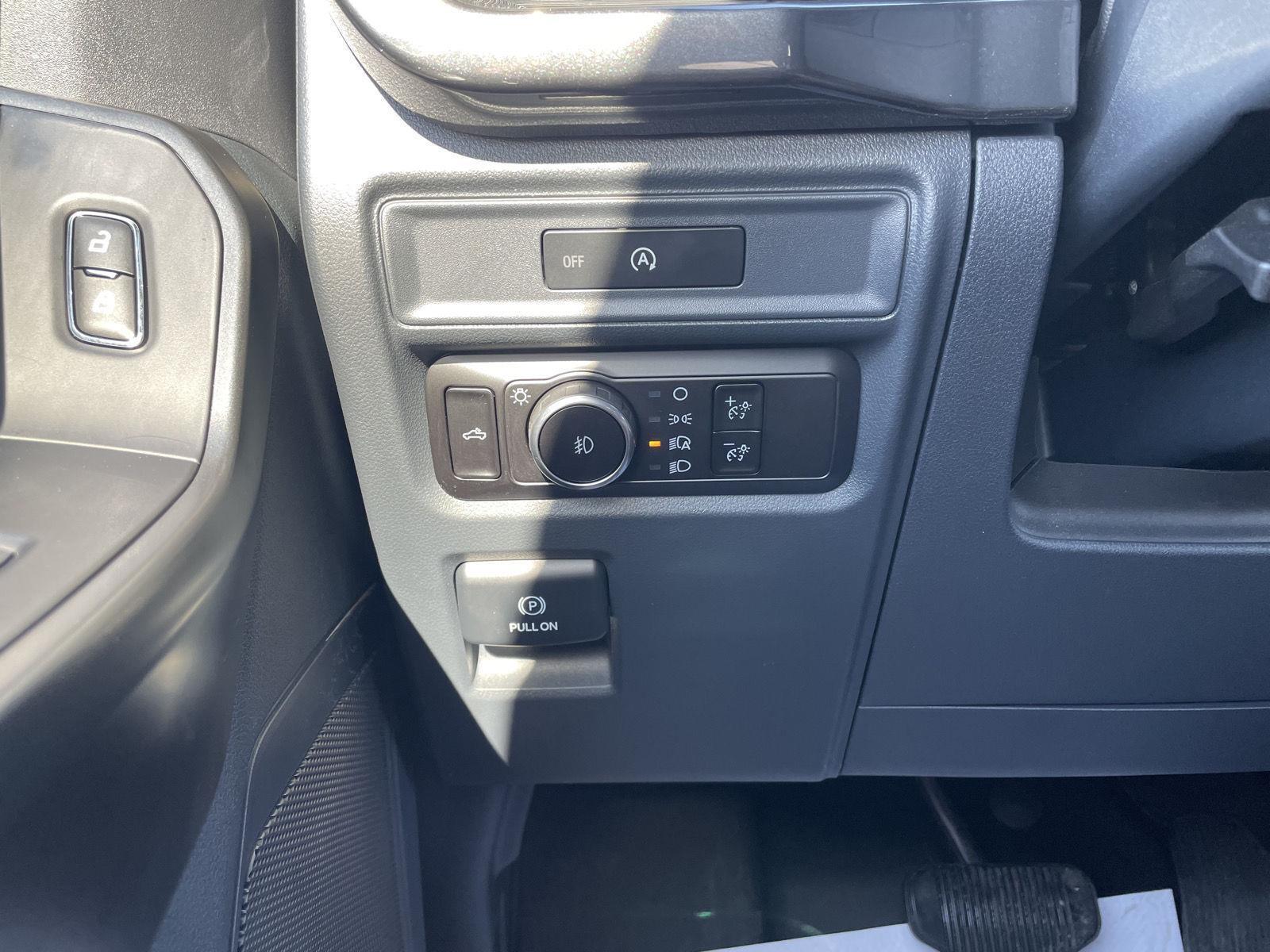 Vehicle photo 16
