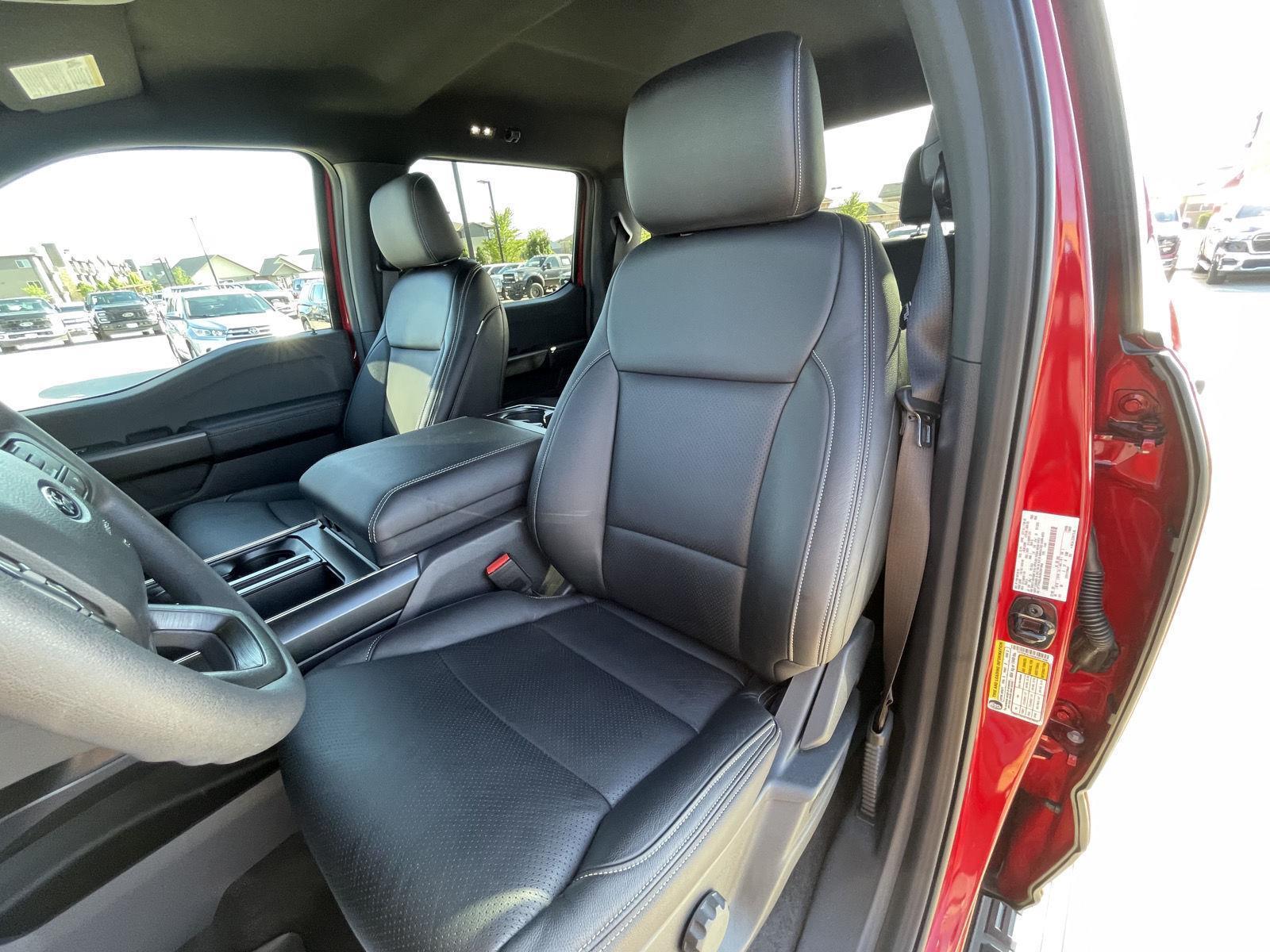 Vehicle photo 18