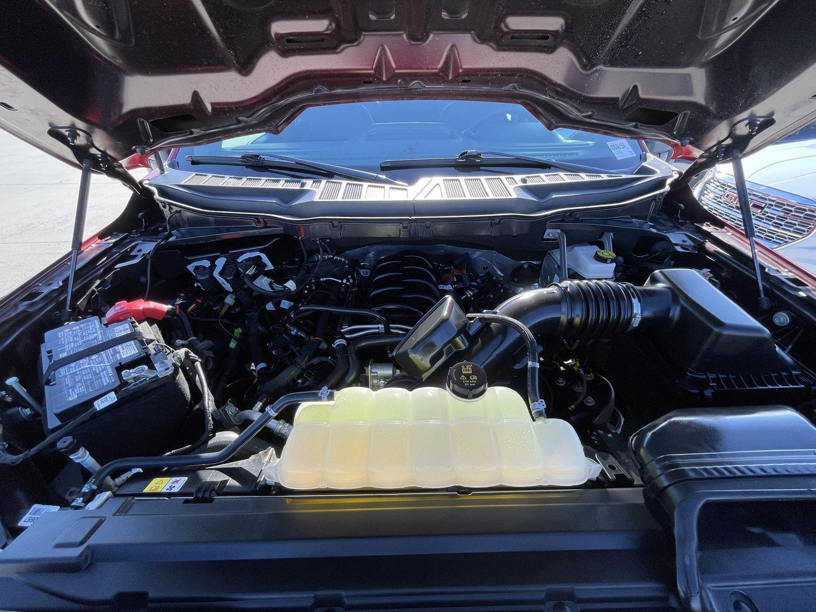 Vehicle photo 33