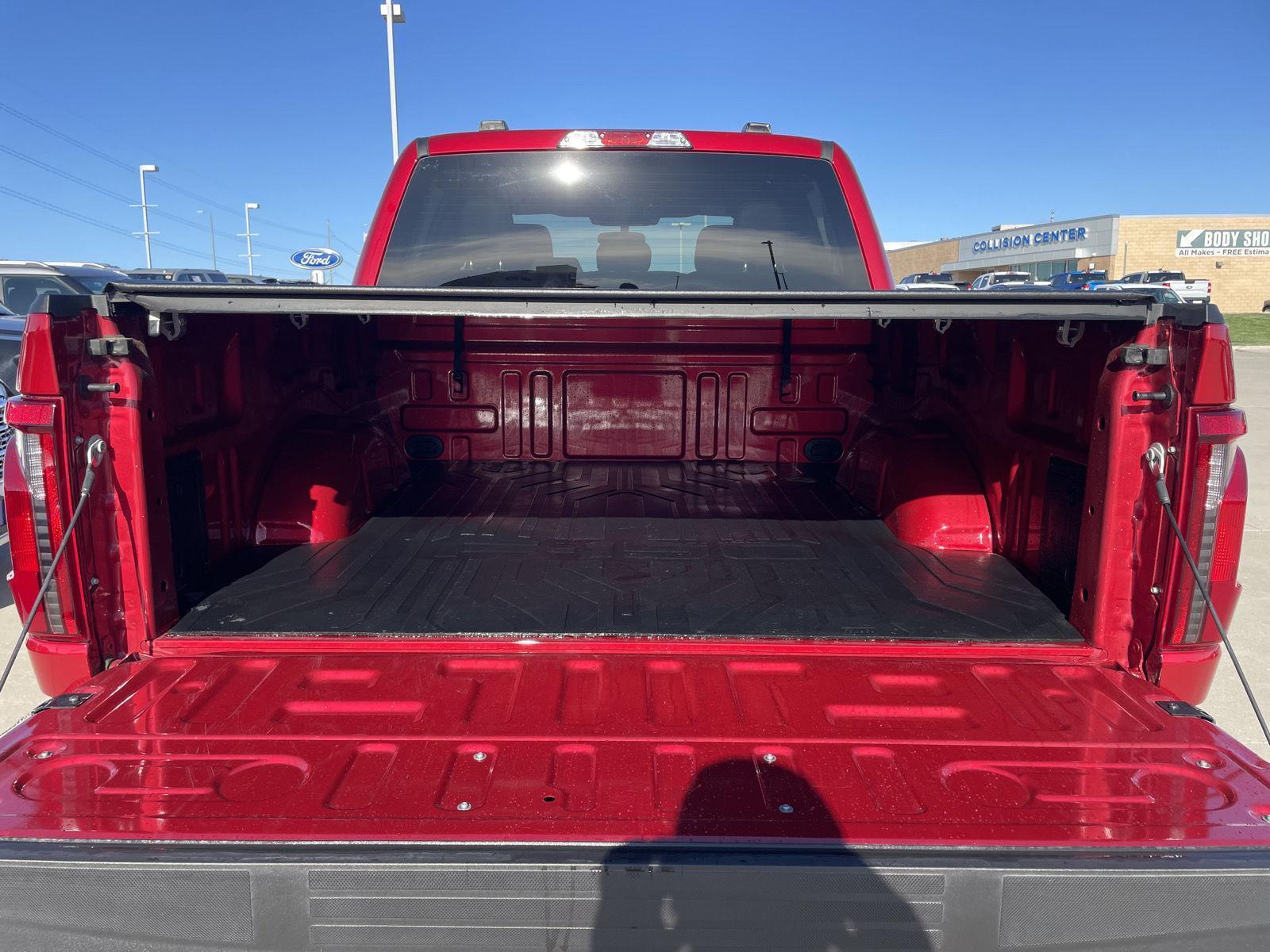 Vehicle photo 34