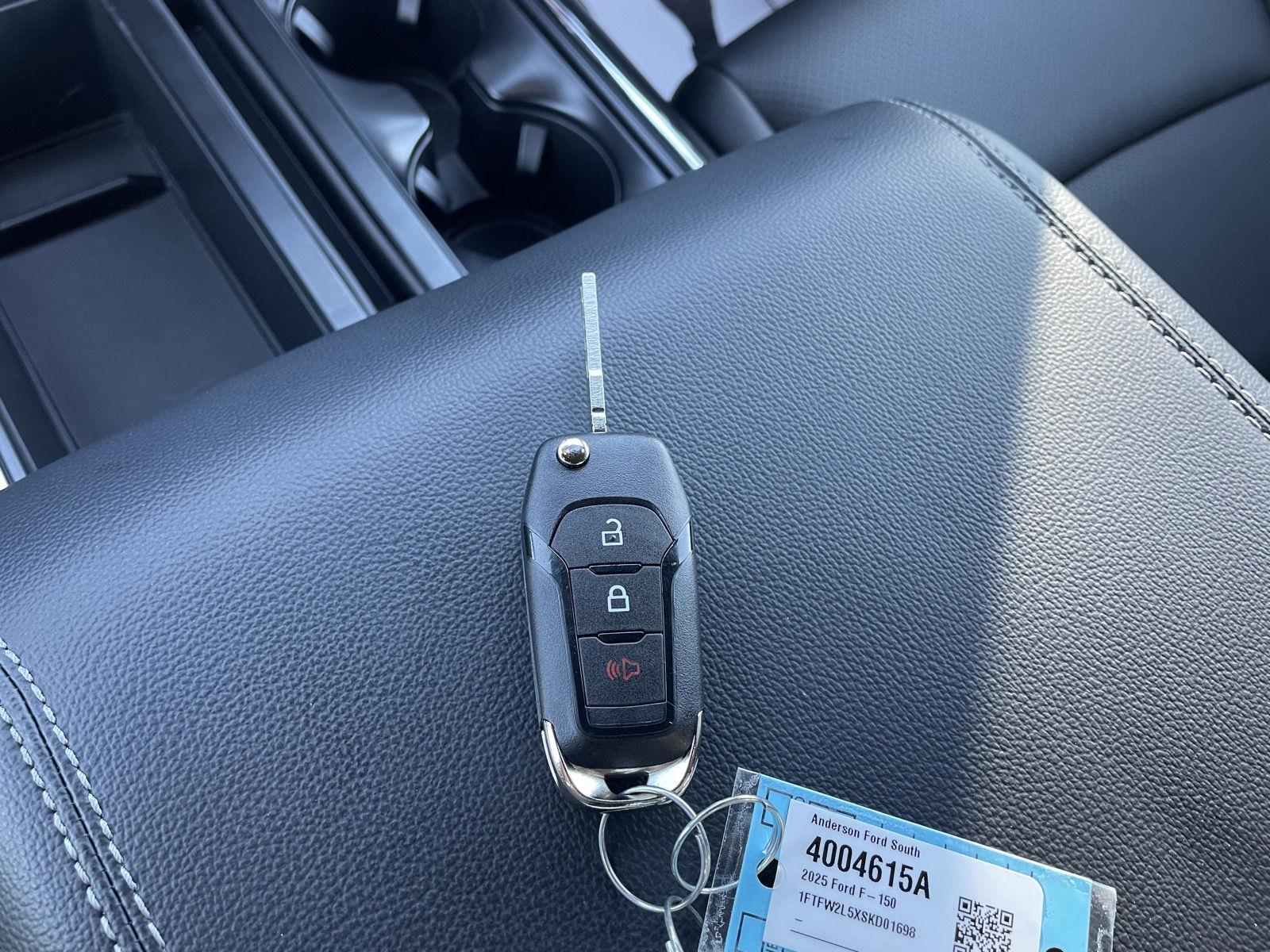 Vehicle photo 37