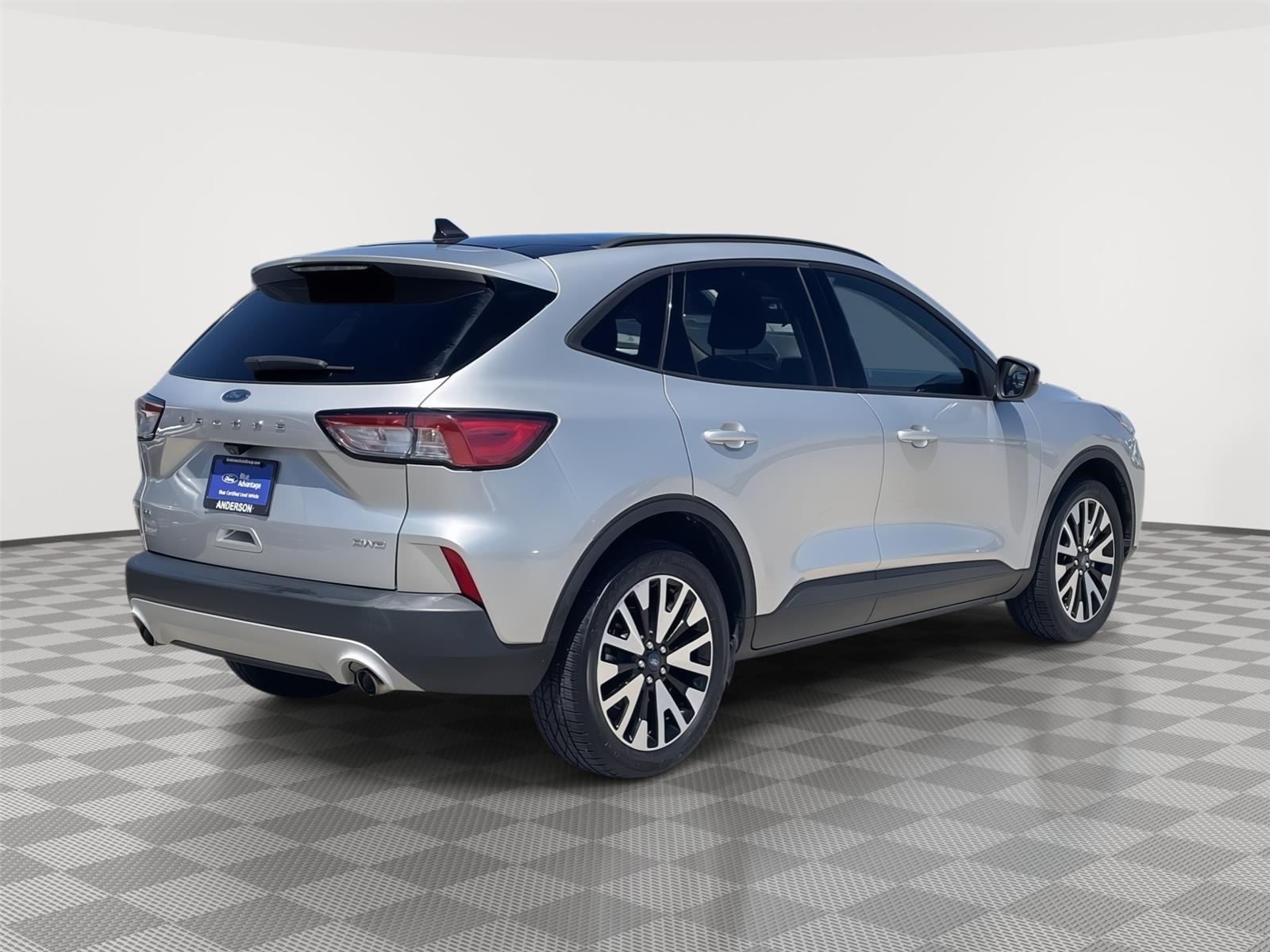 Vehicle photo 7