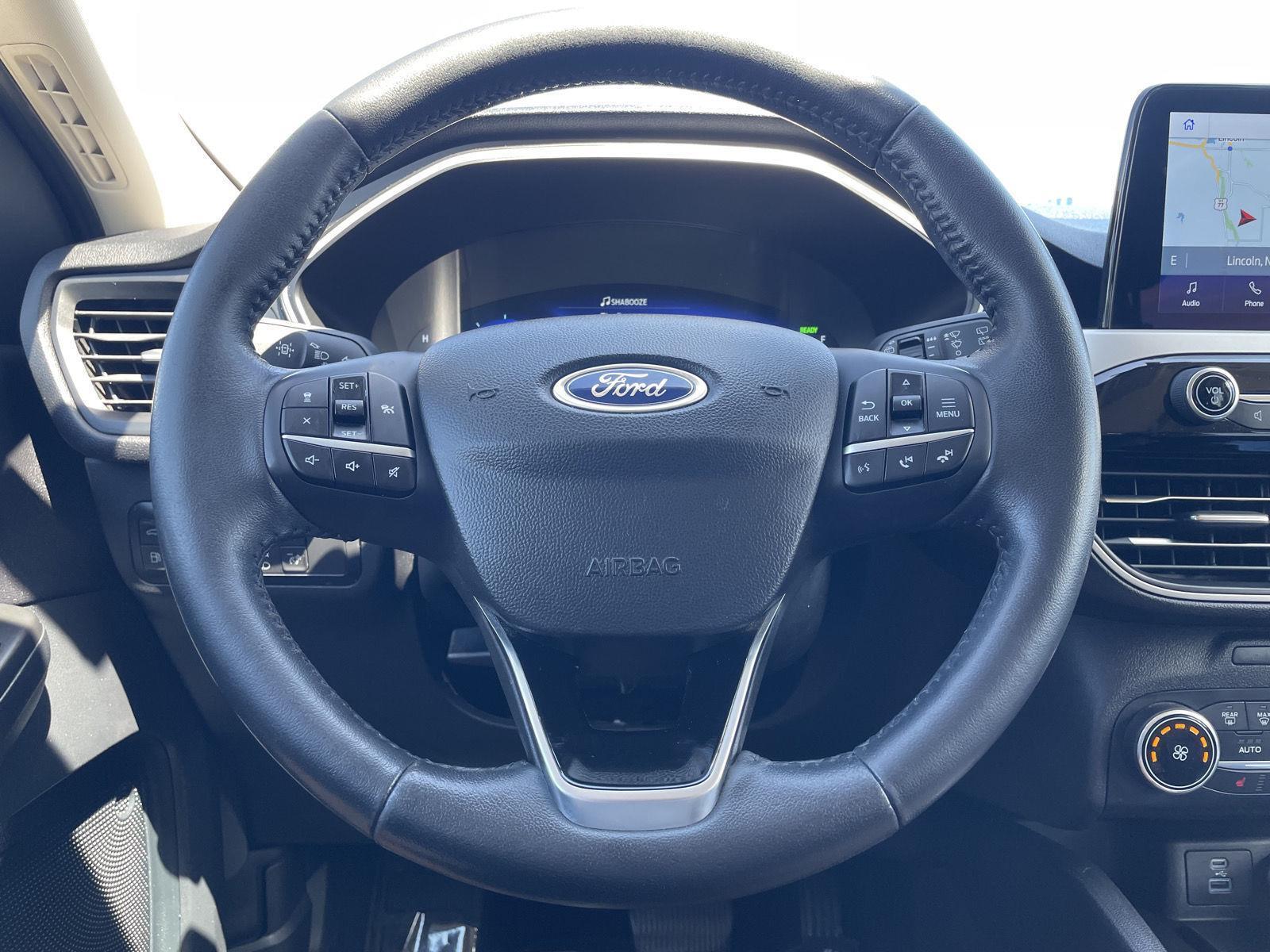 Vehicle photo 12