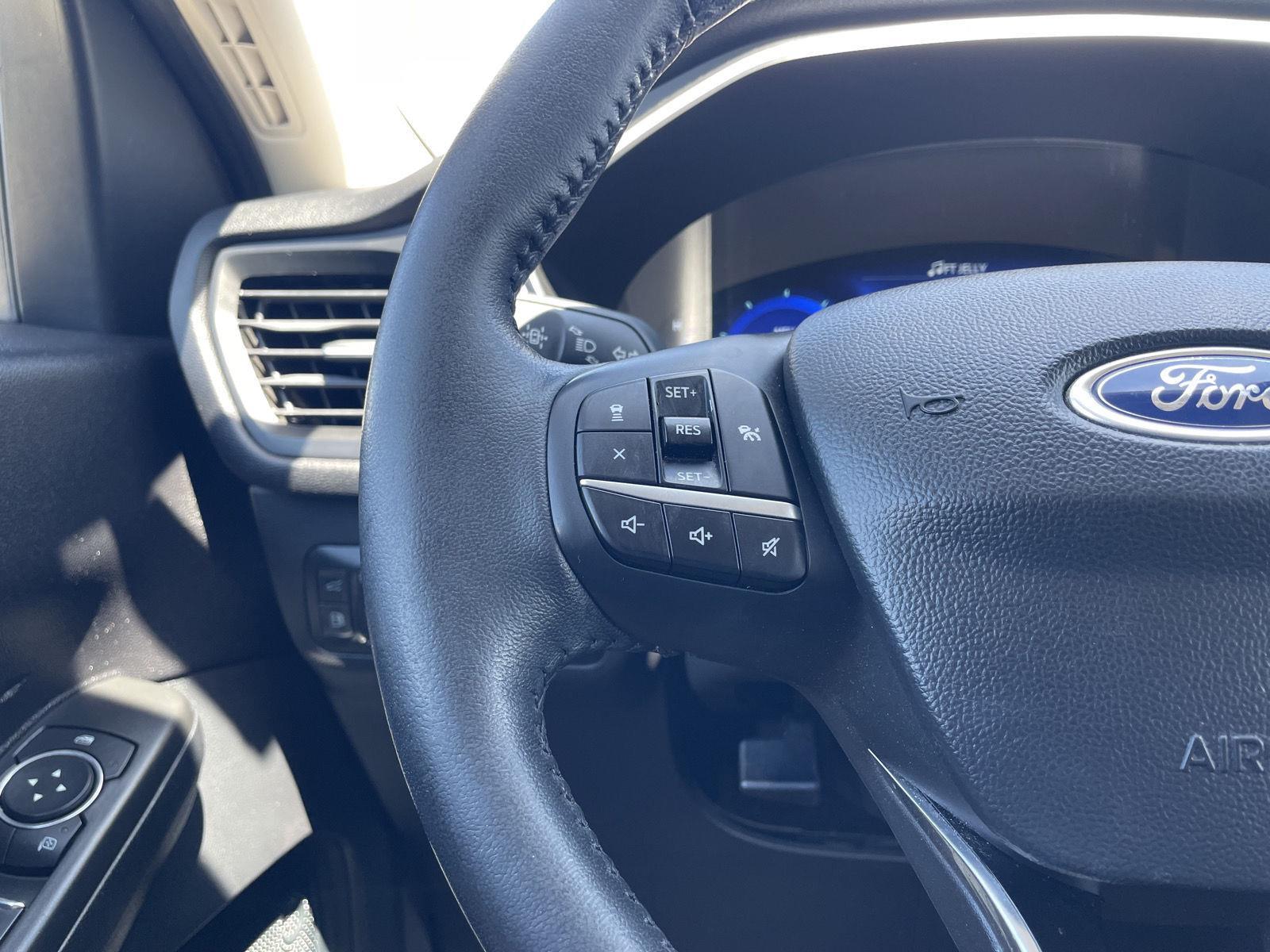 Vehicle photo 13
