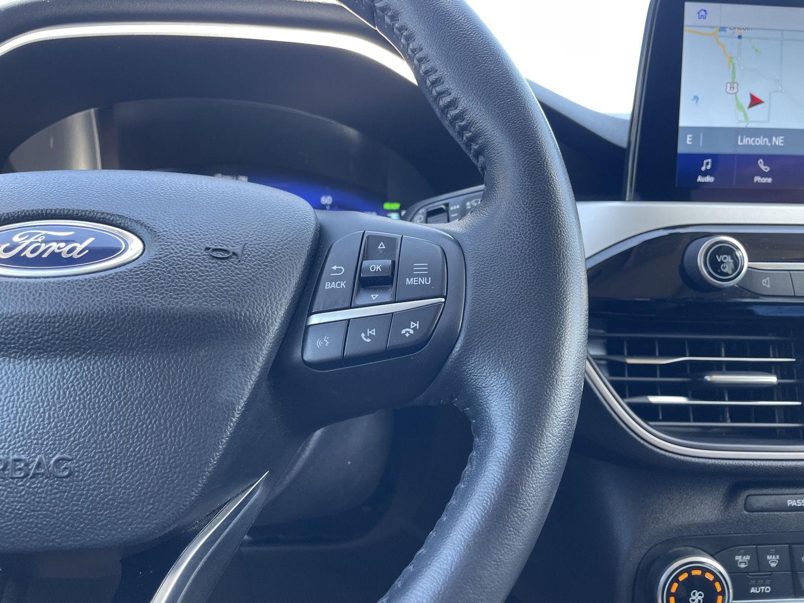 Vehicle photo 14
