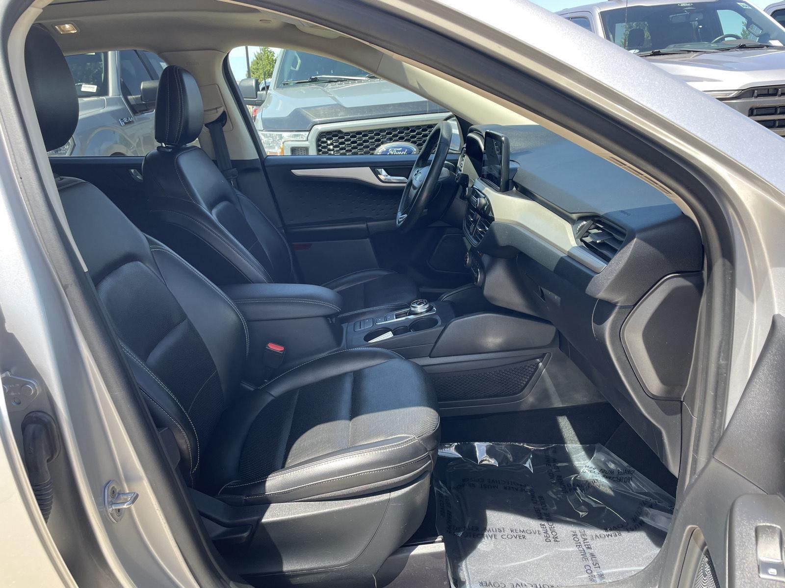 Vehicle photo 18