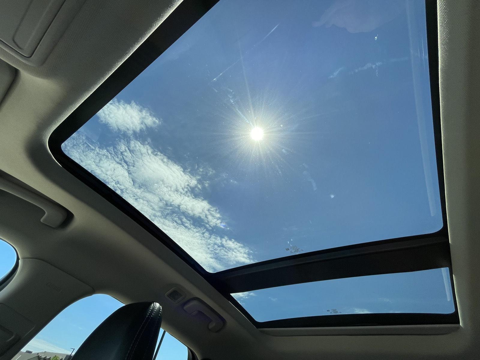 Vehicle photo 21