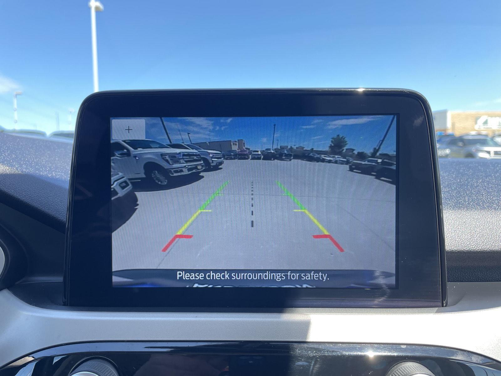 Vehicle photo 23