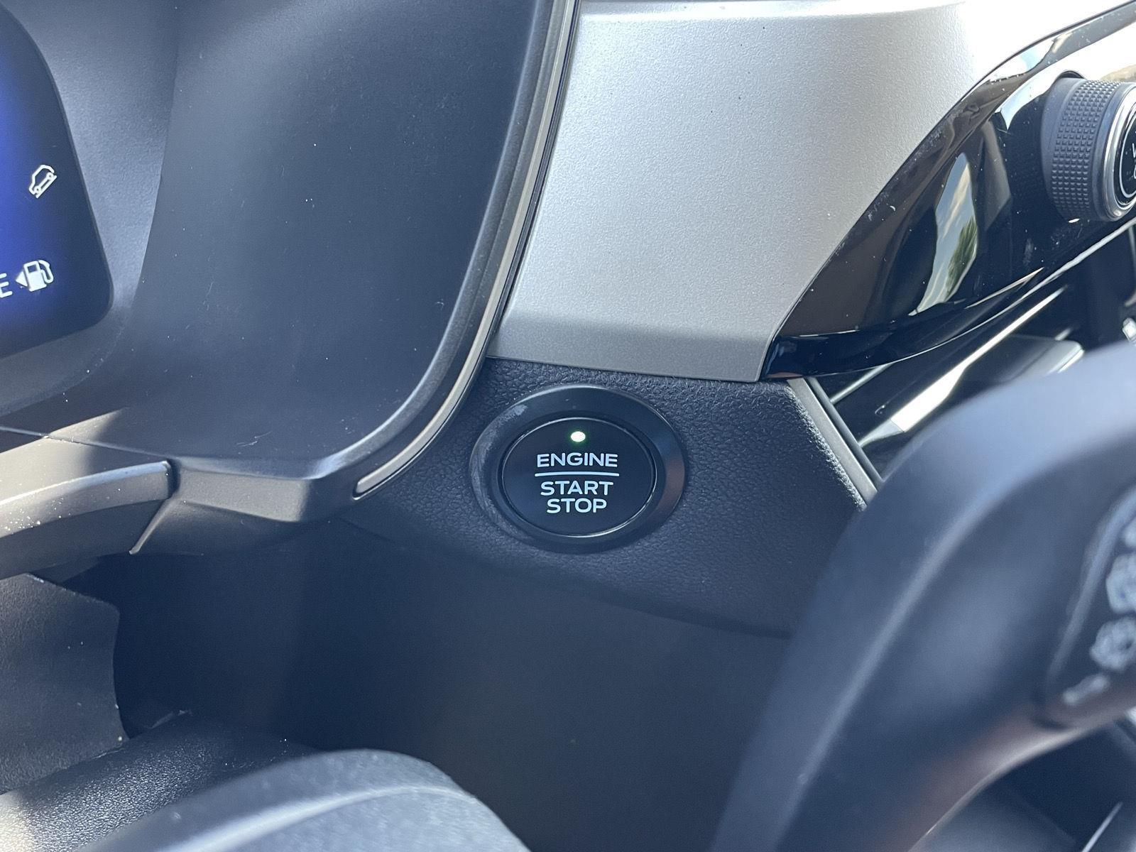 Vehicle photo 25