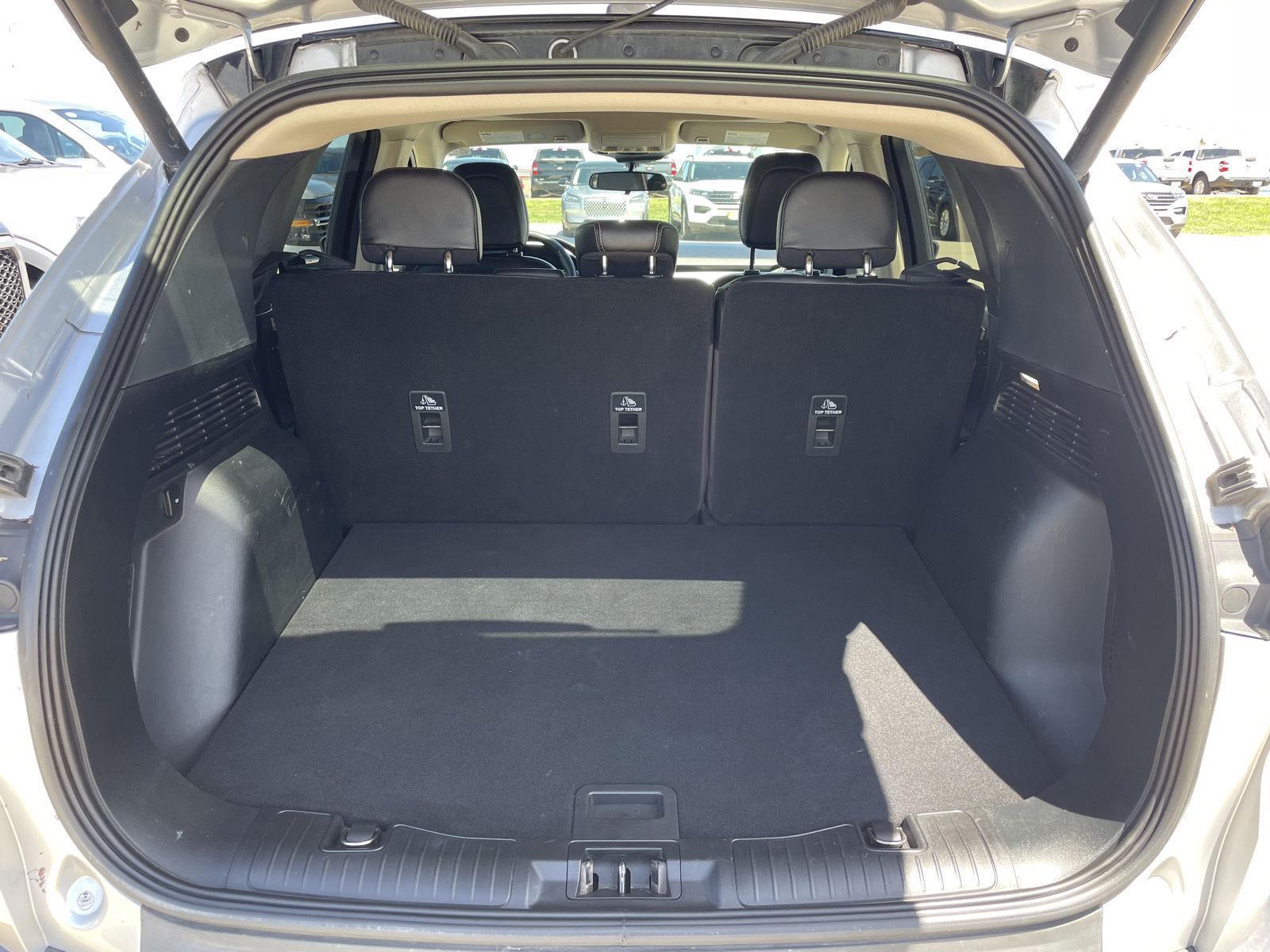 Vehicle photo 35