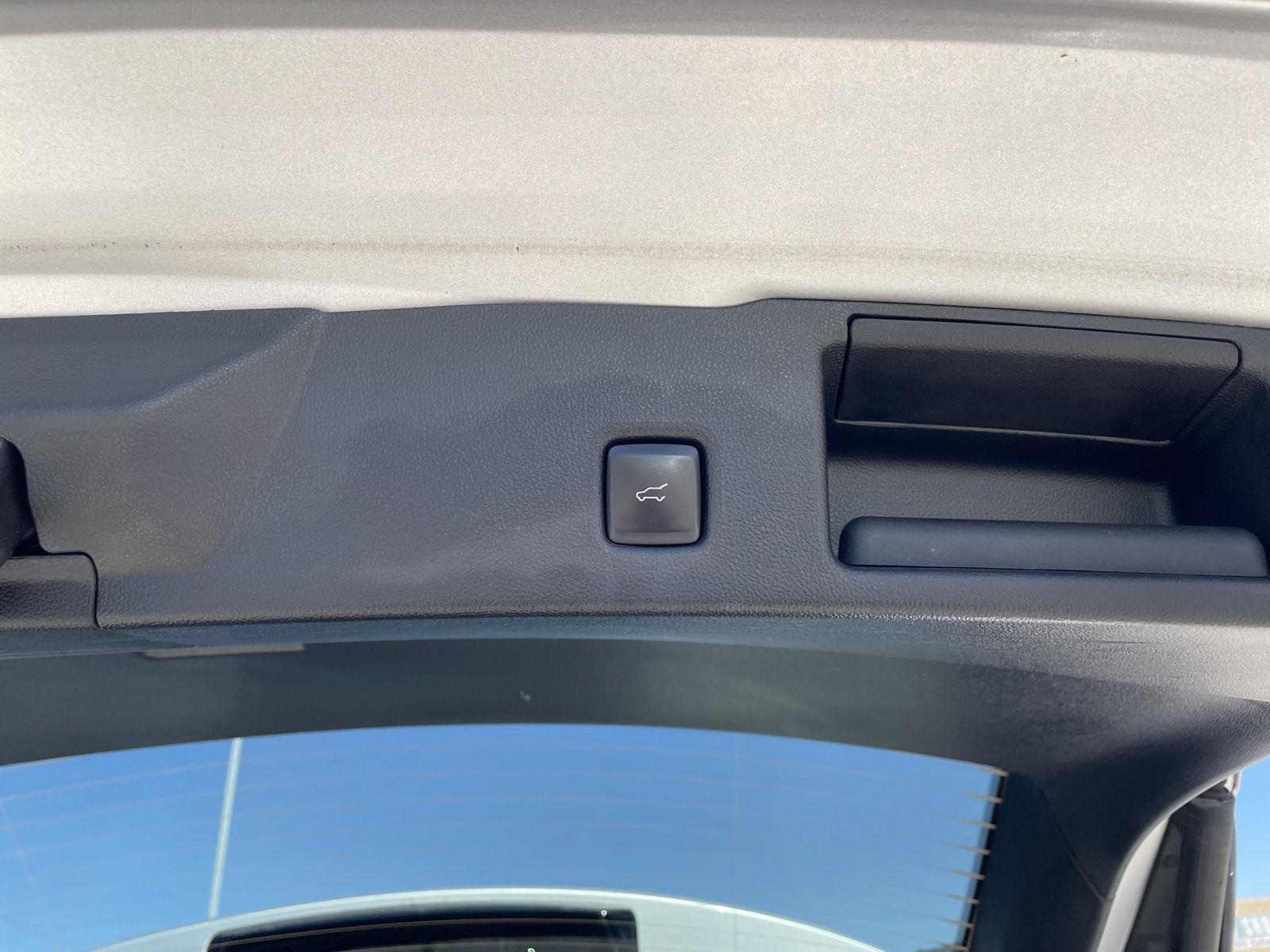 Vehicle photo 36
