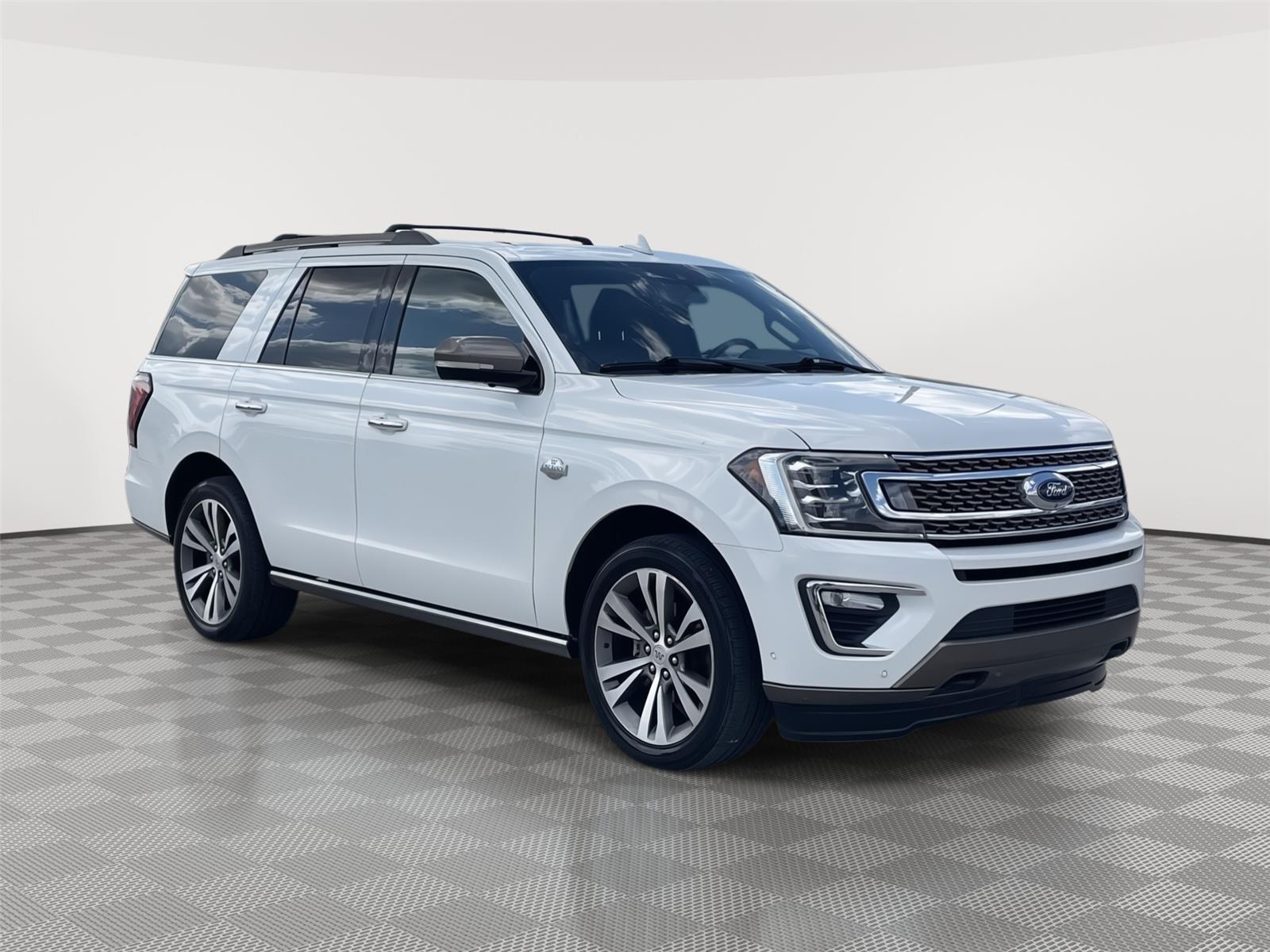 Vehicle photo 5