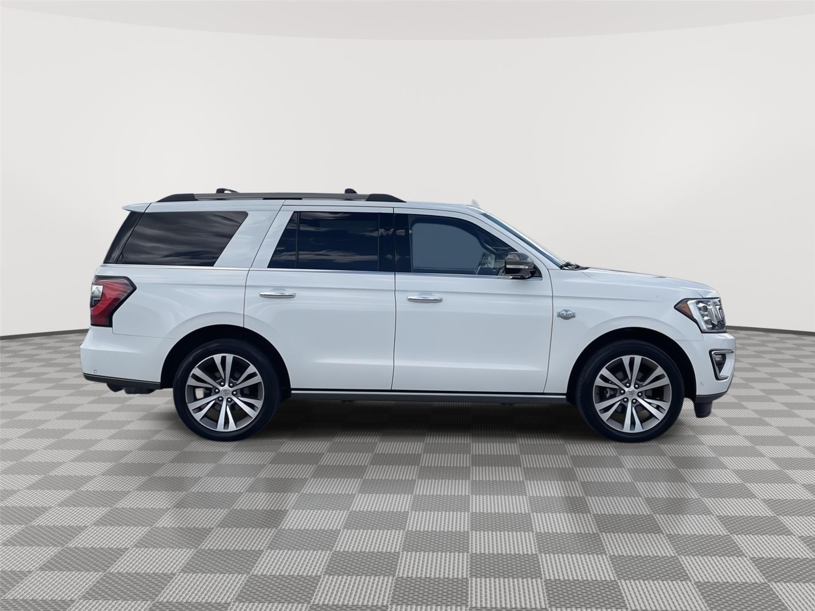 Vehicle photo 6